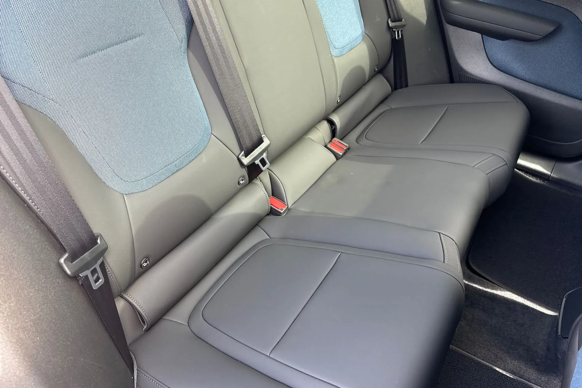 Volvo EX30 thumbnail image number 24