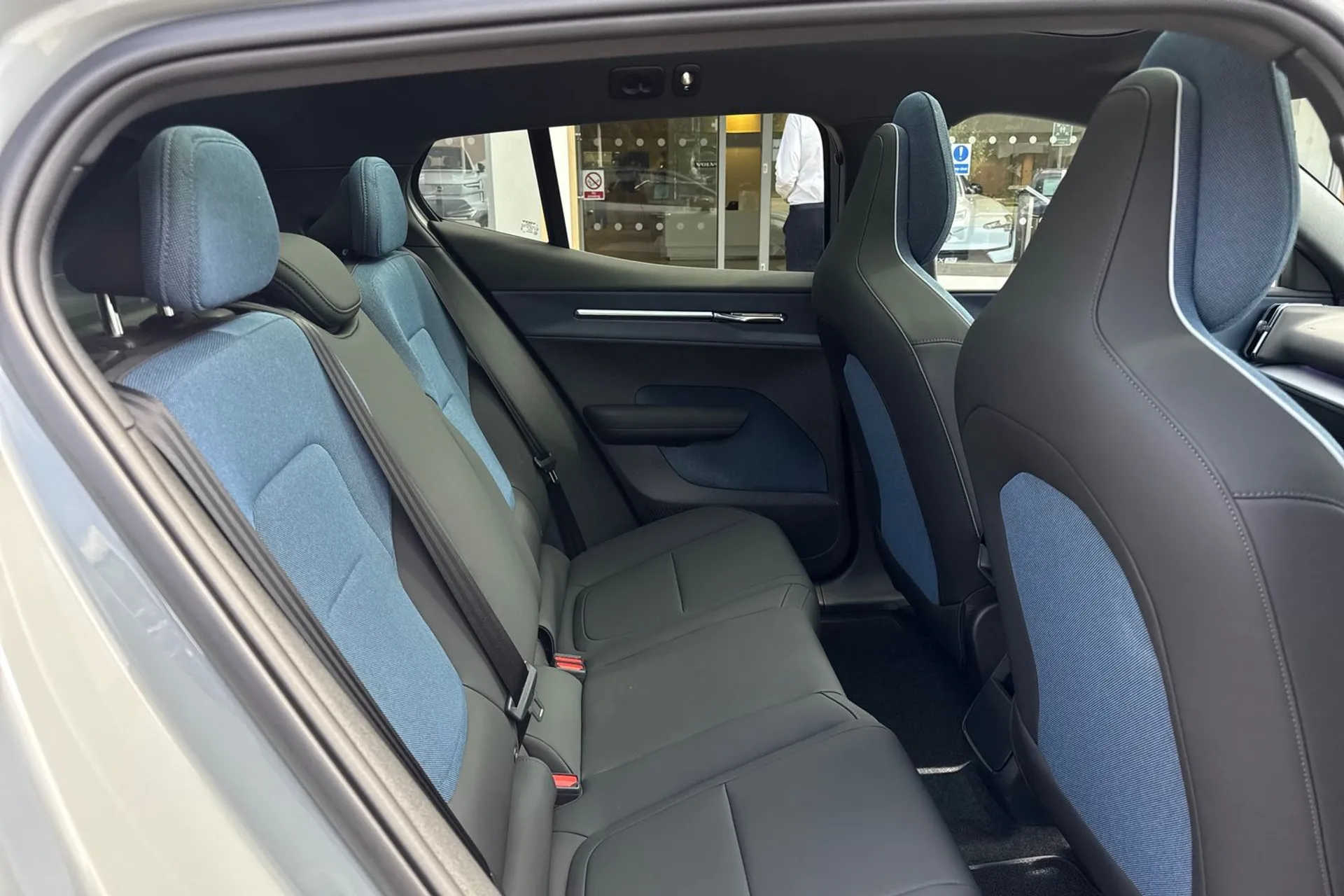 Volvo EX30 thumbnail image number 22
