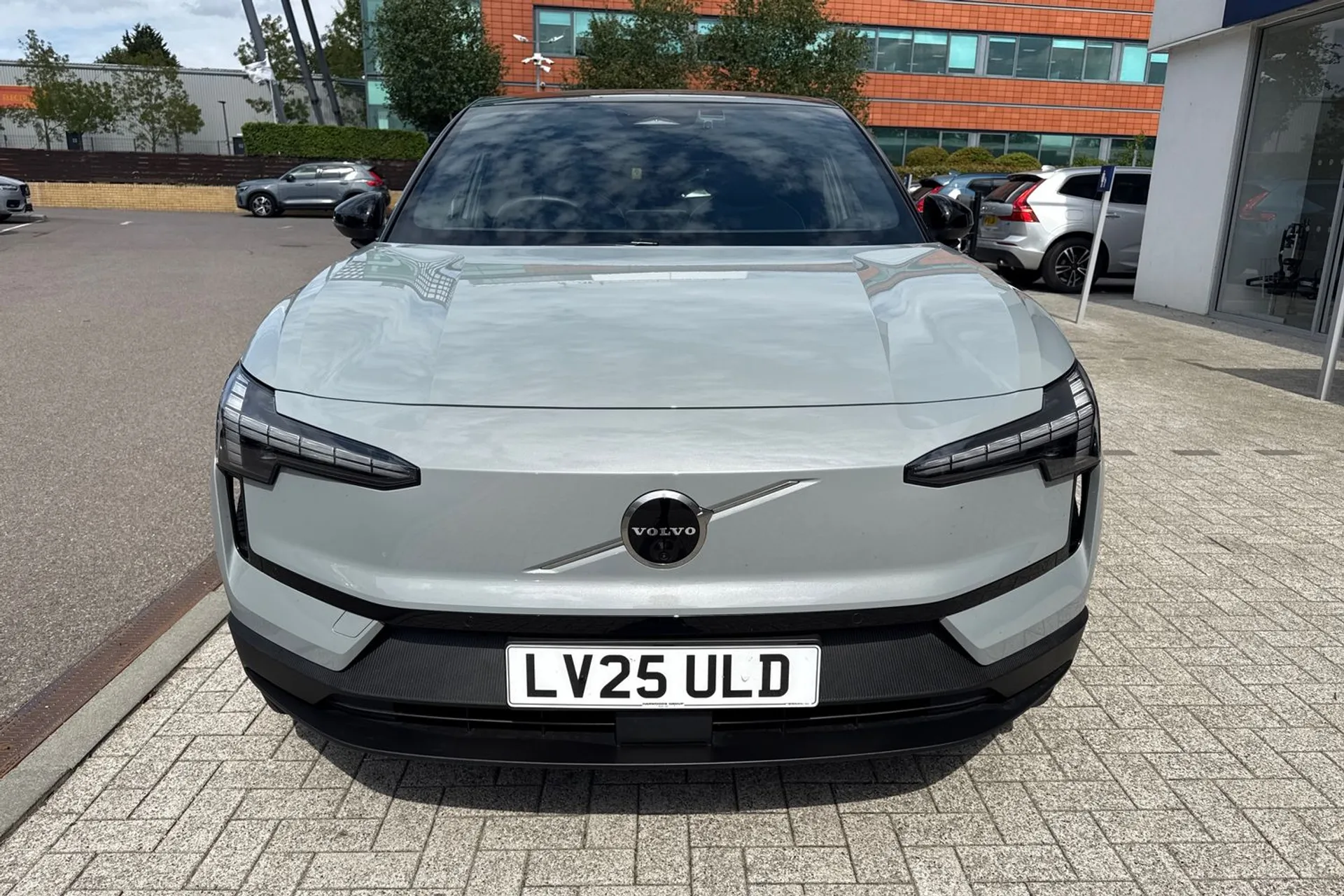 Volvo EX30 thumbnail image number 12