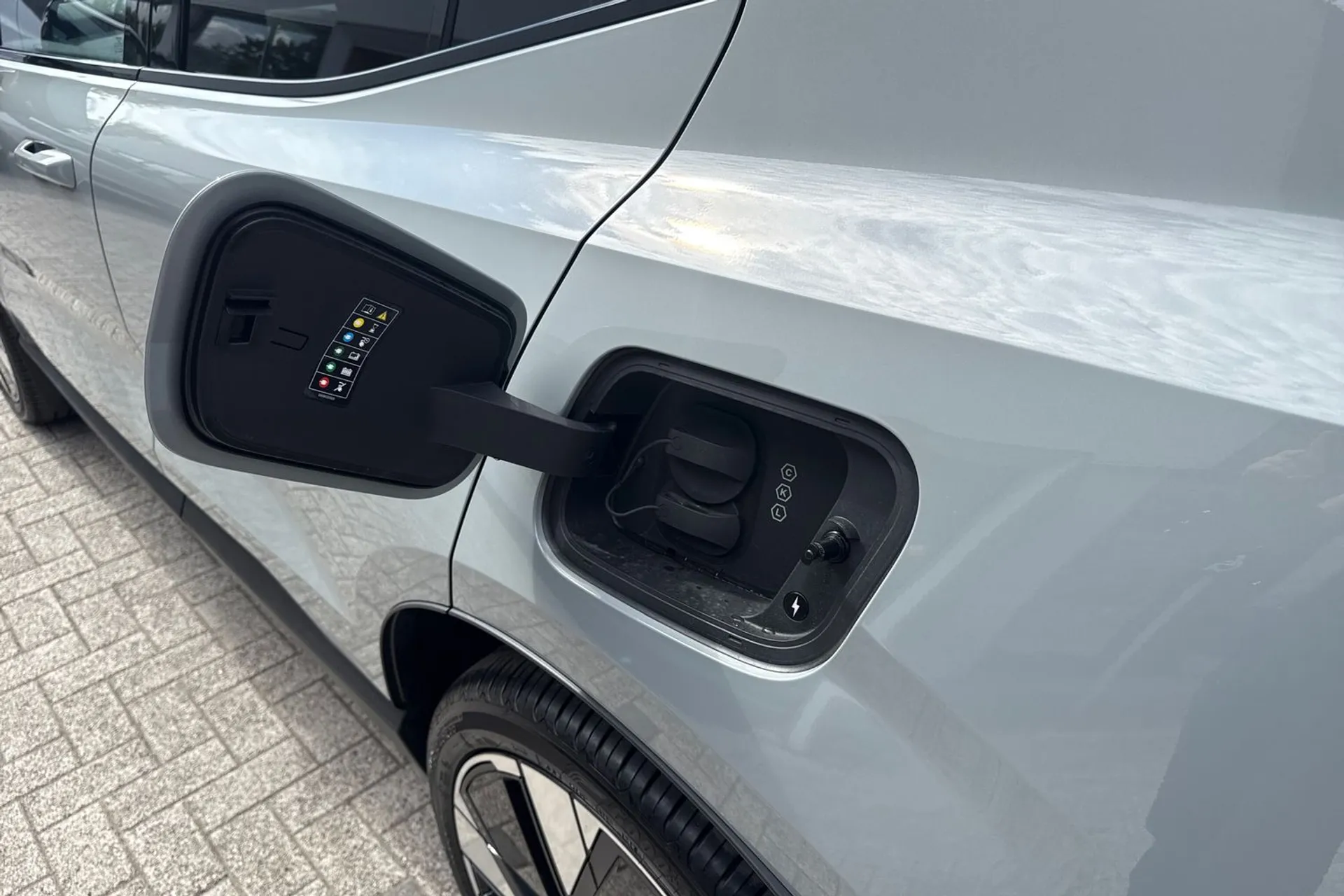 Volvo EX30 thumbnail image number 18