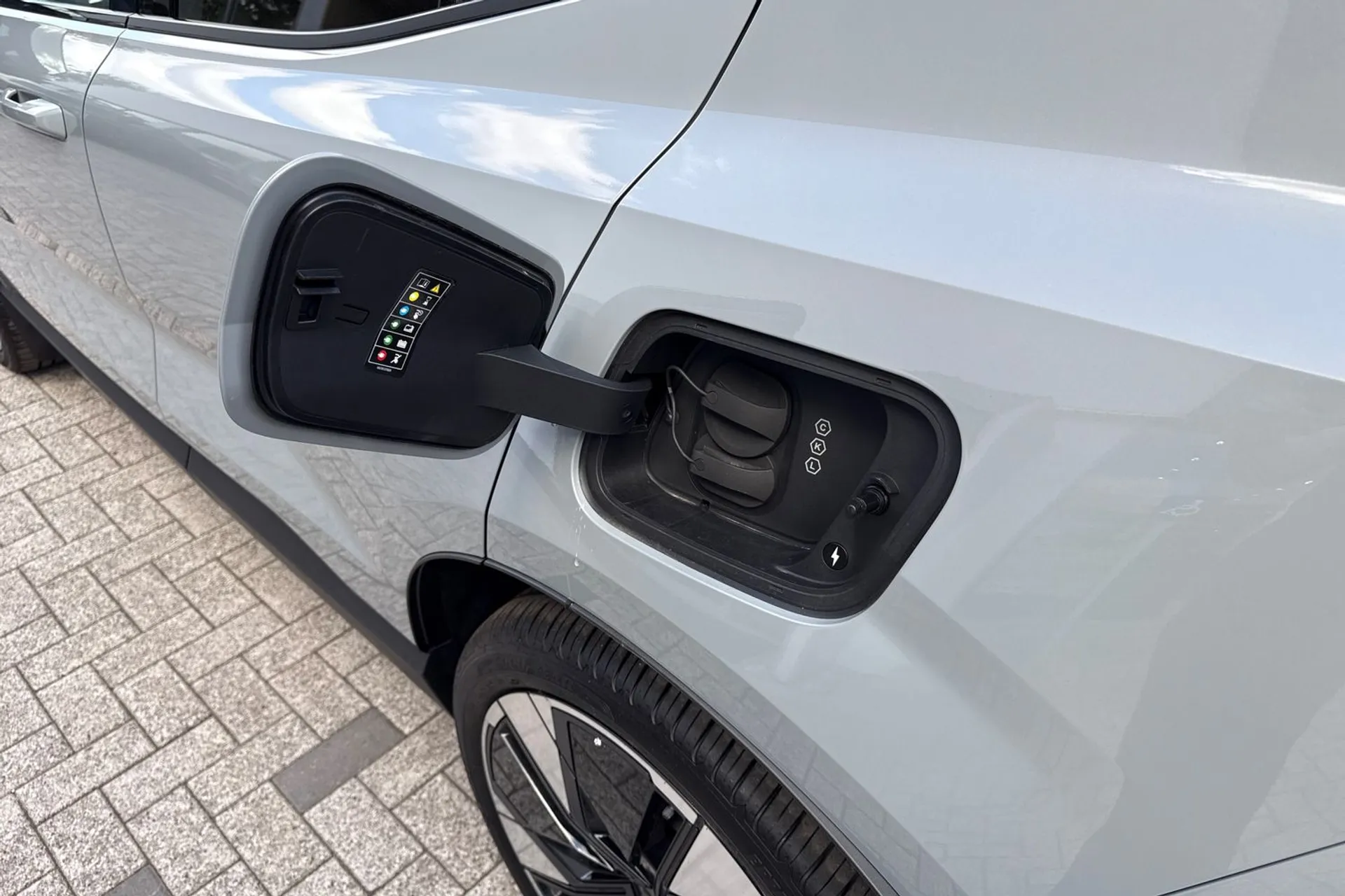 Volvo EX30 thumbnail image number 18