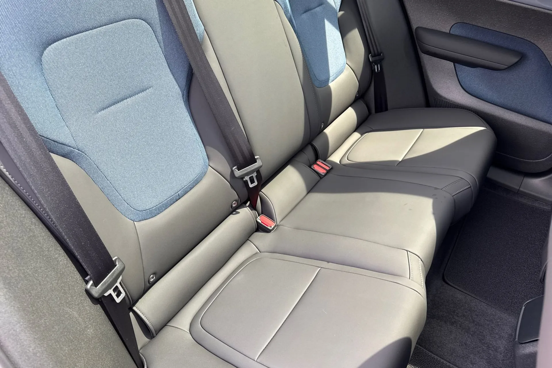 Volvo EX30 thumbnail image number 24