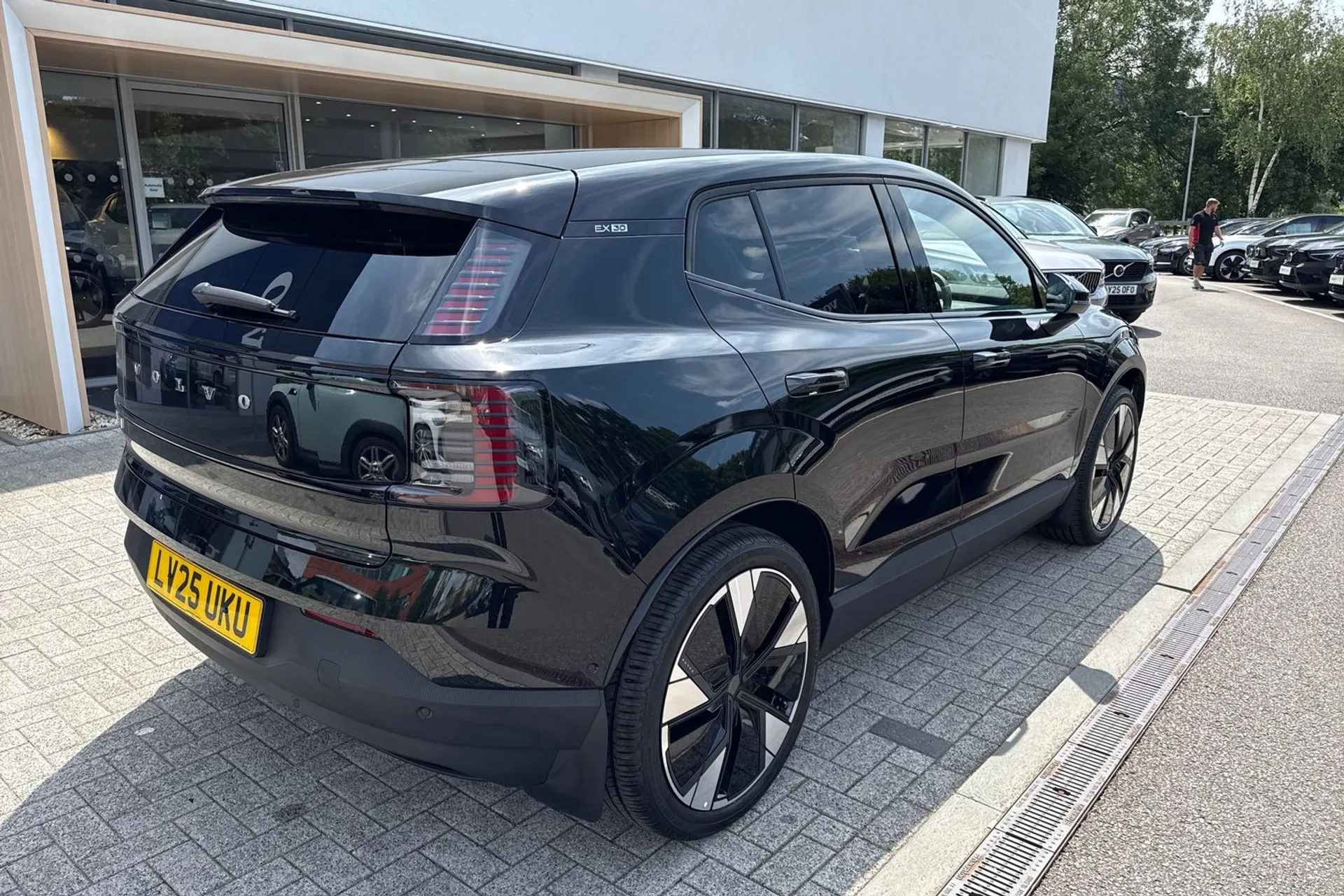 Volvo EX30 thumbnail image number 7