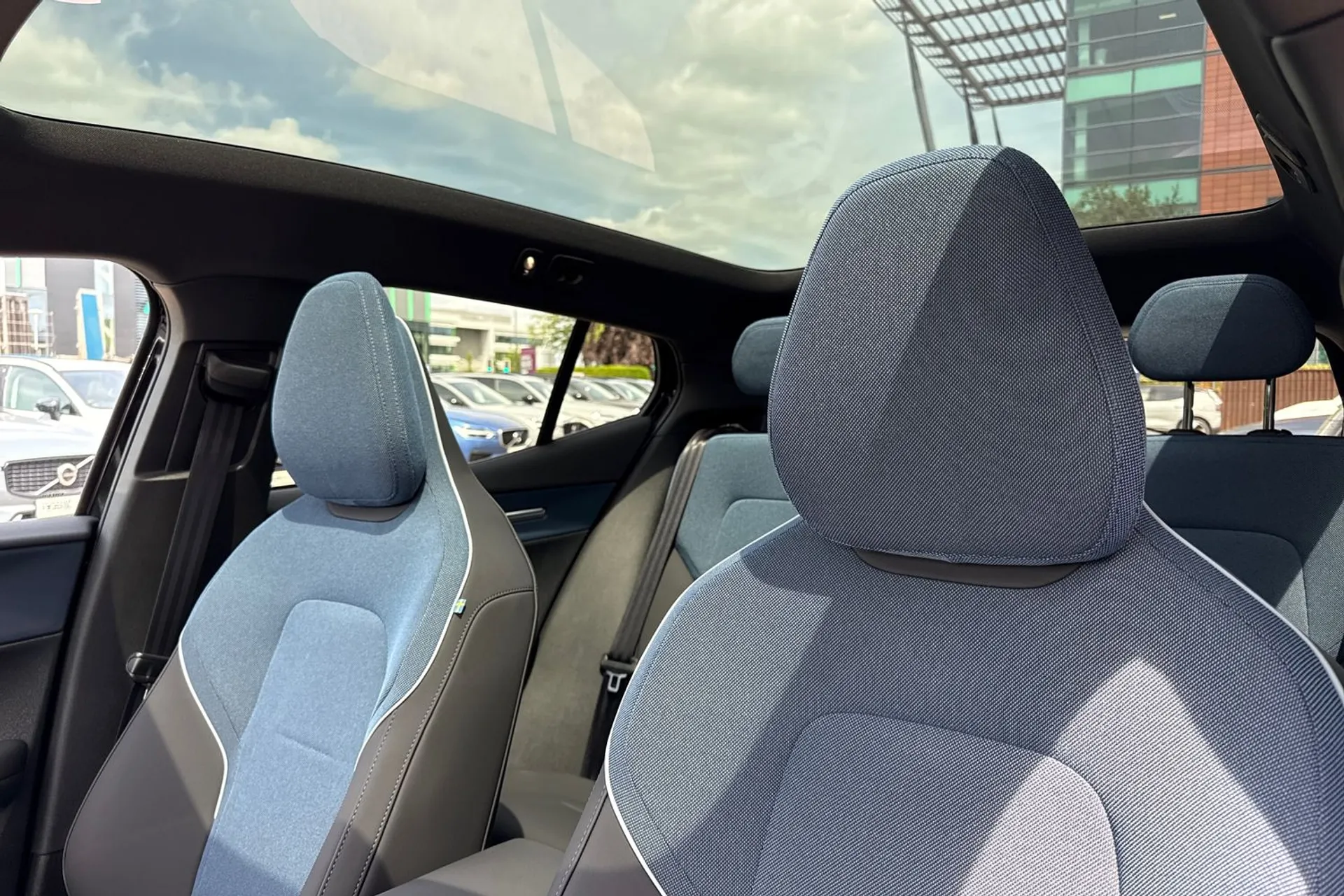 Volvo EX30 thumbnail image number 28