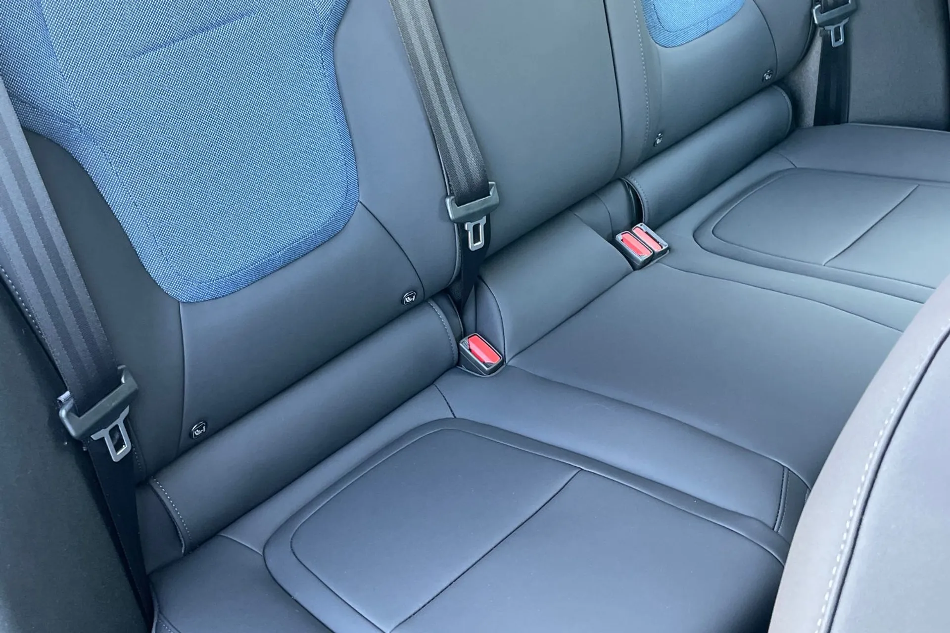 Volvo EX30 thumbnail image number 24