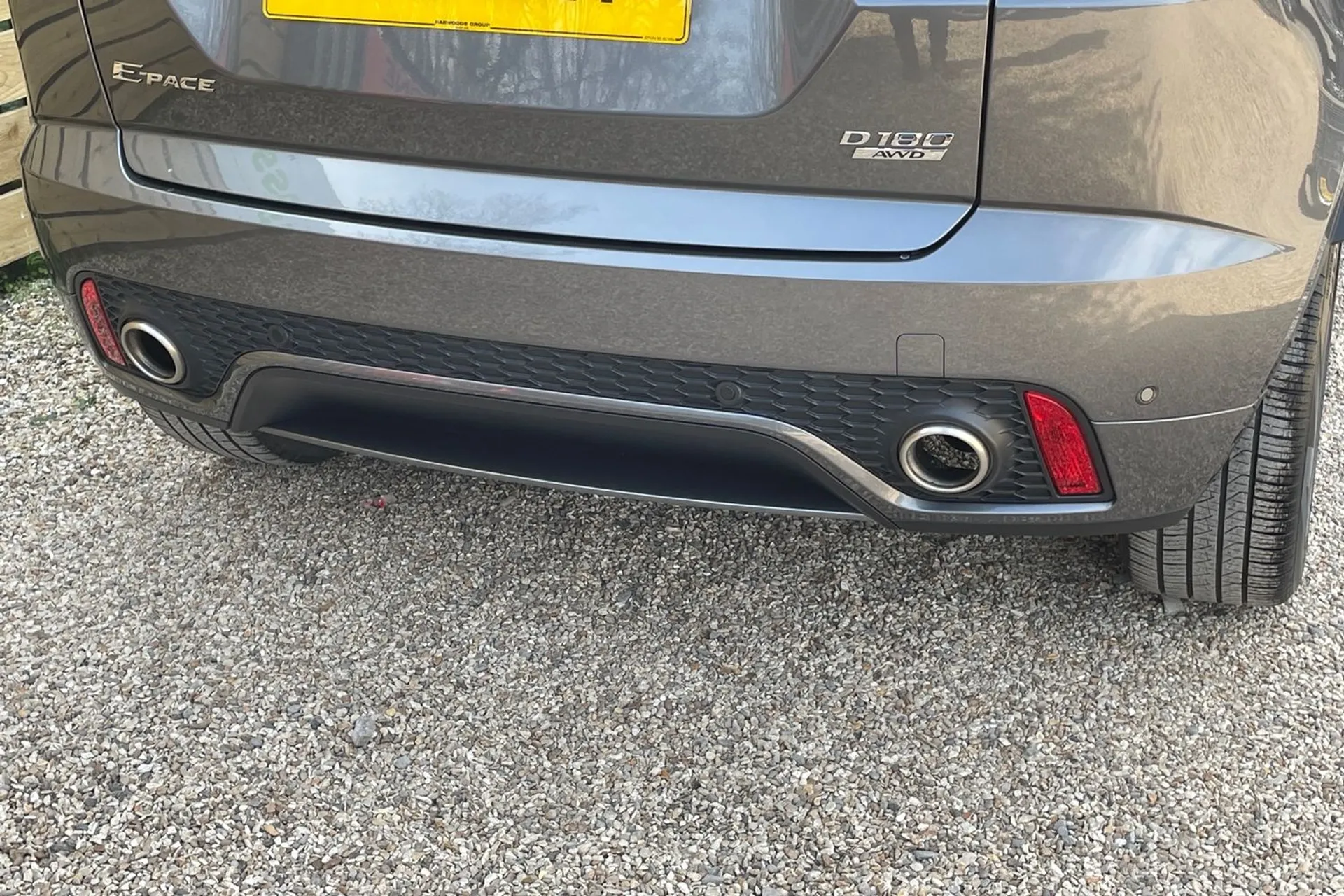 Jaguar E-PACE thumbnail image number 18