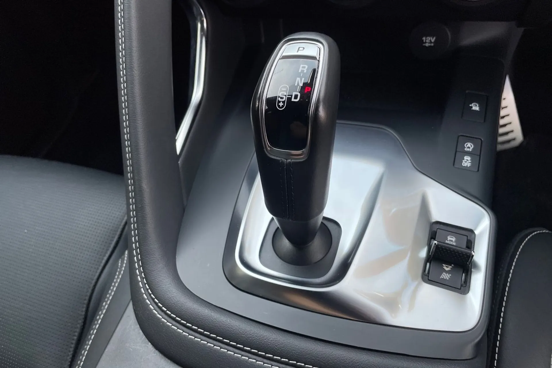 Jaguar E-PACE thumbnail image number 42