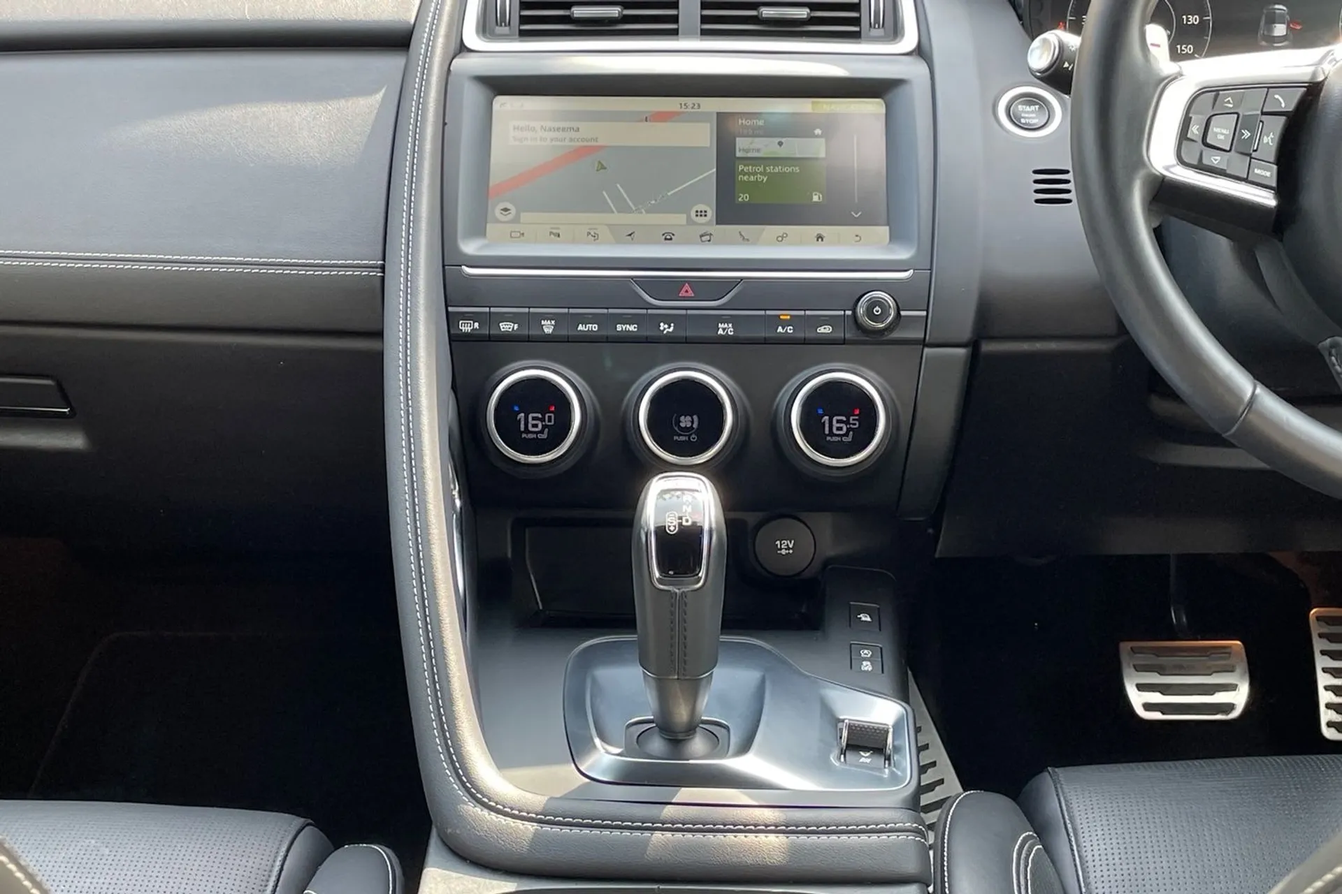 Jaguar E-PACE thumbnail image number 36
