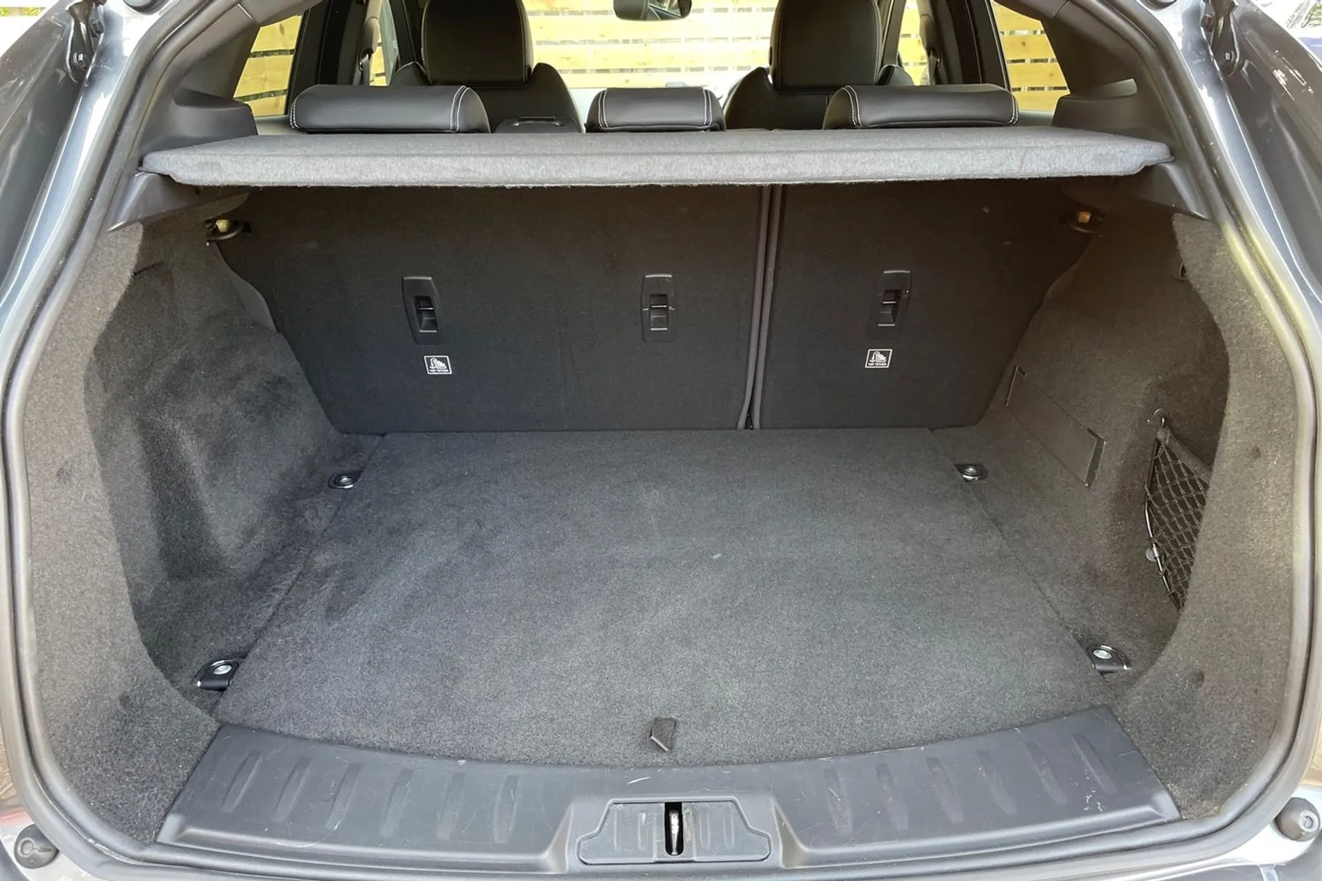 Jaguar E-PACE thumbnail image number 20