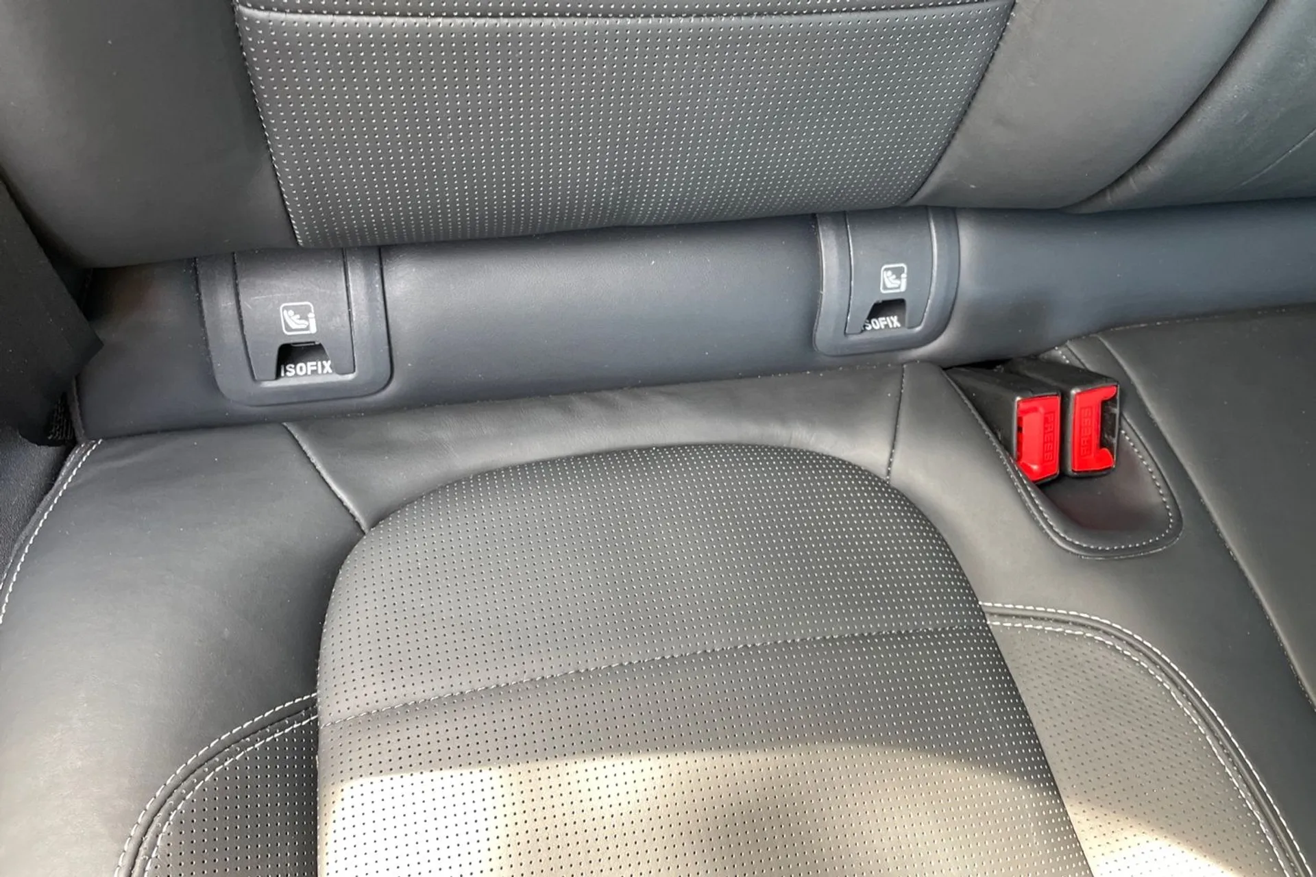 Jaguar E-PACE thumbnail image number 25