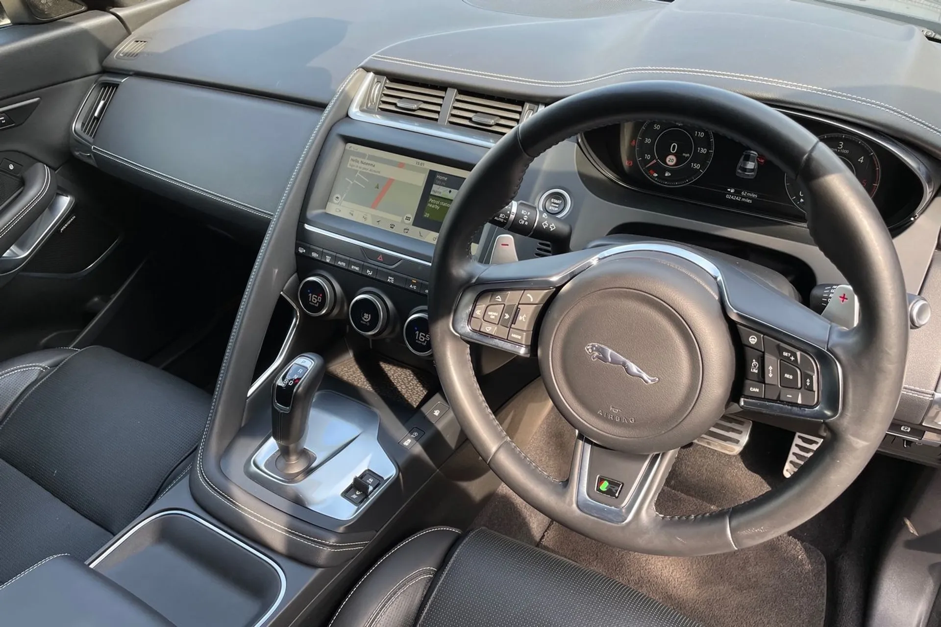 Jaguar E-PACE thumbnail image number 27