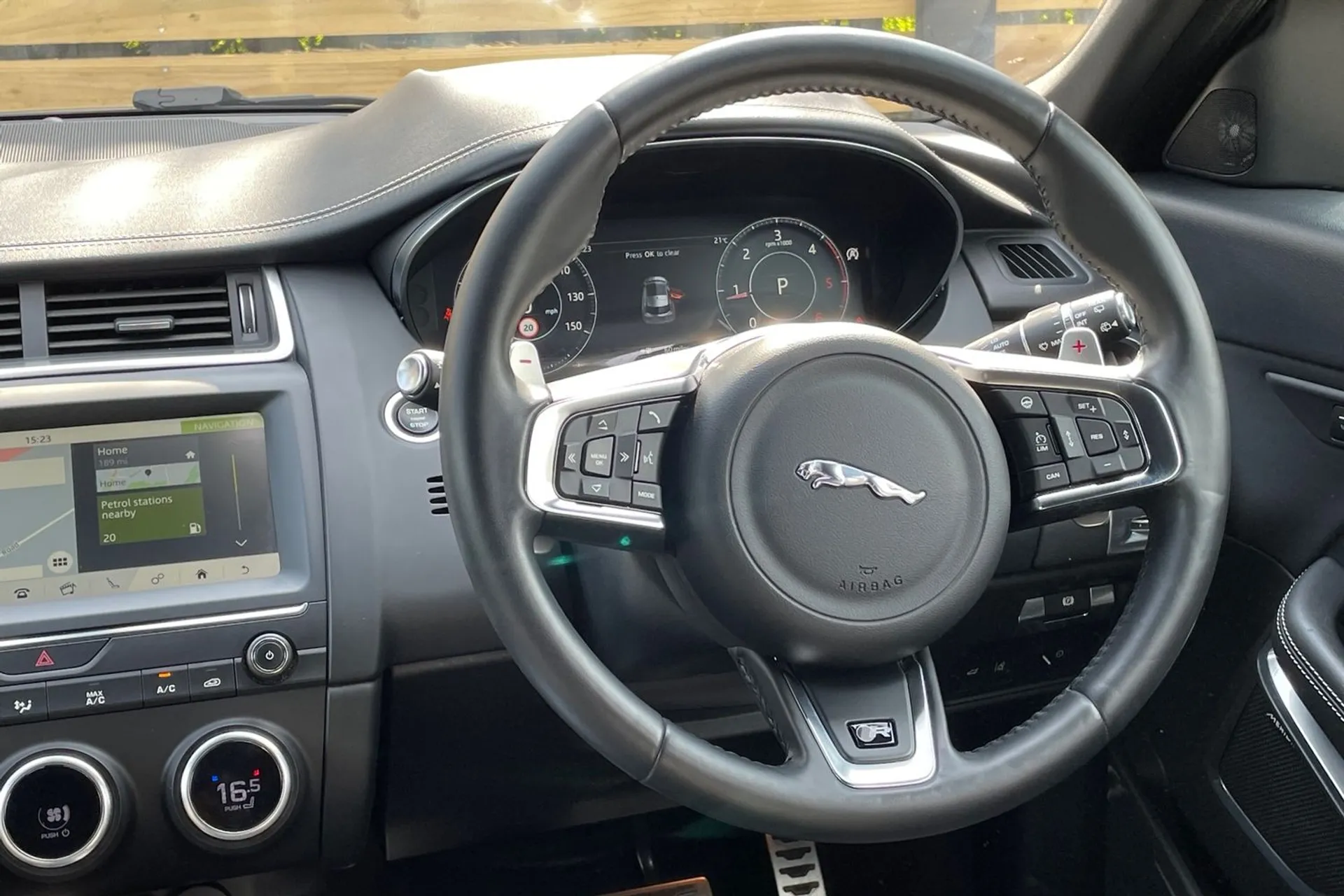 Jaguar E-PACE thumbnail image number 35