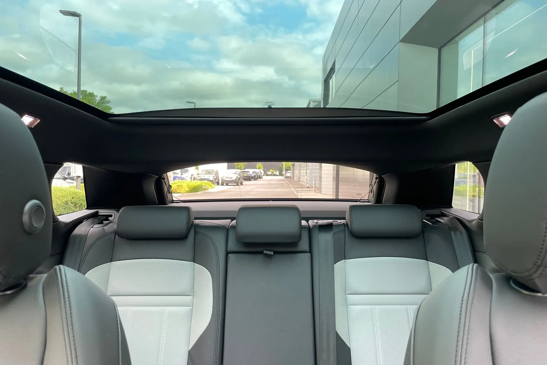 LAND ROVER RANGE ROVER EVOQUE thumbnail image number 28