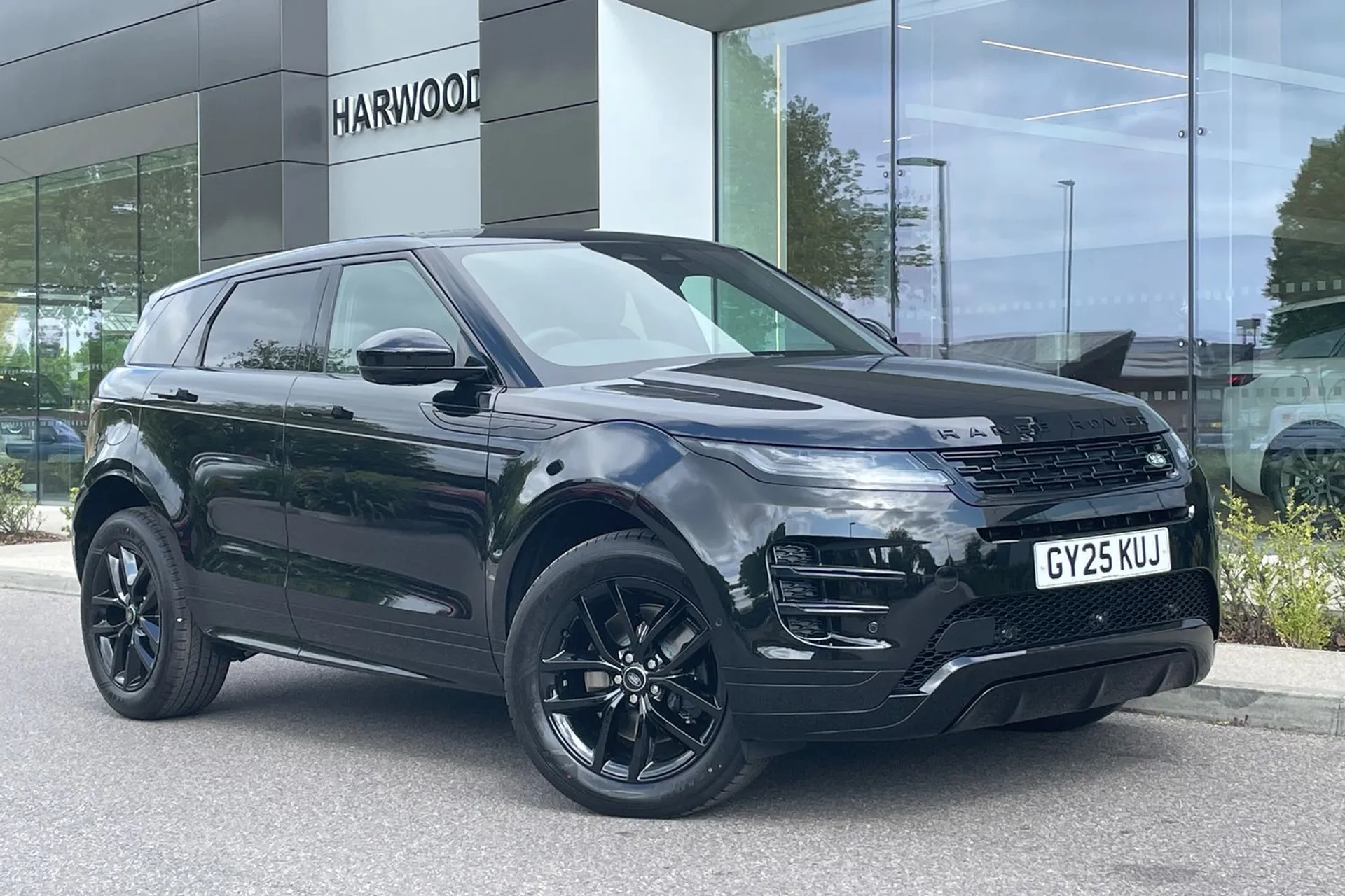 LAND ROVER RANGE ROVER EVOQUE focused image