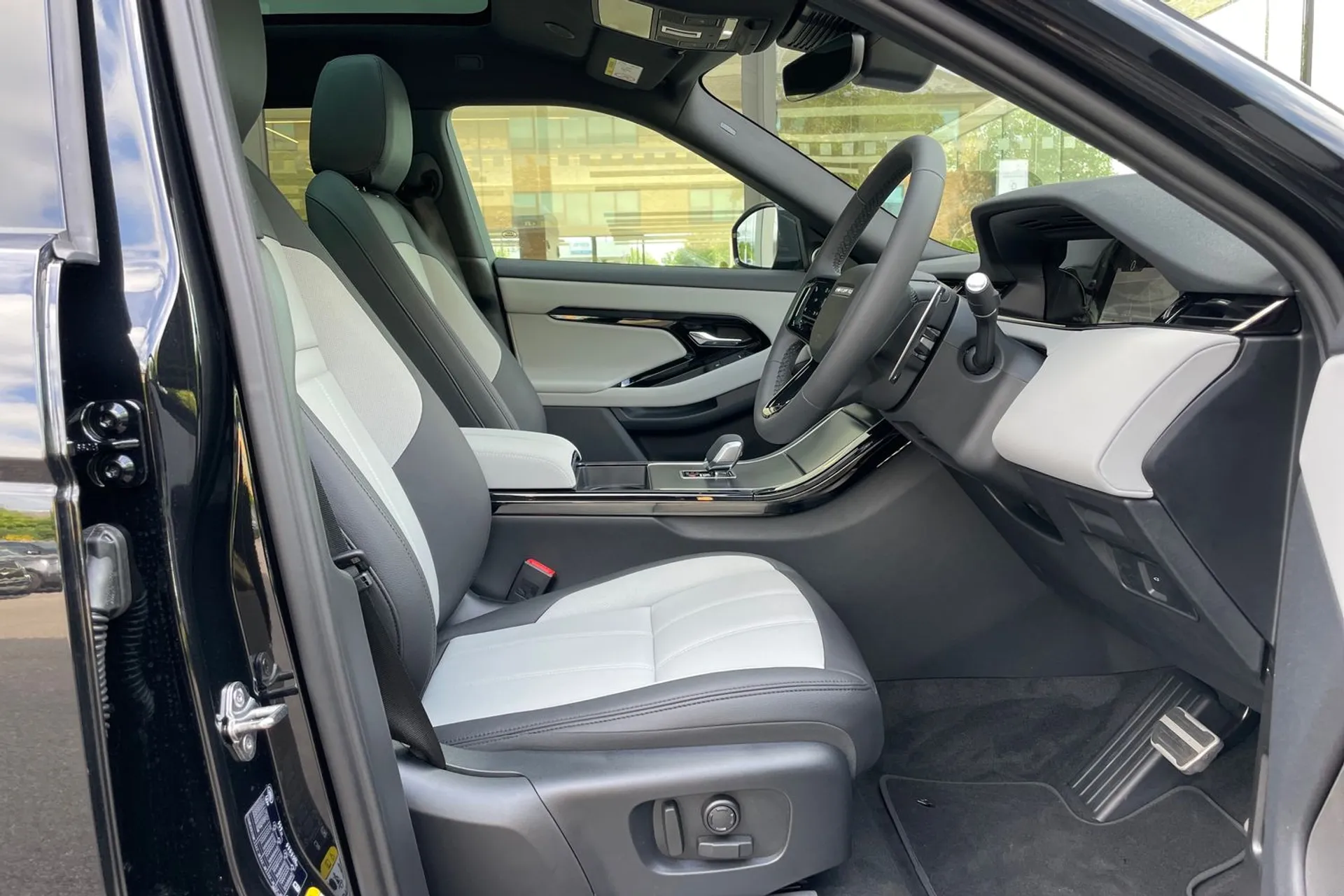 LAND ROVER RANGE ROVER EVOQUE thumbnail image number 48