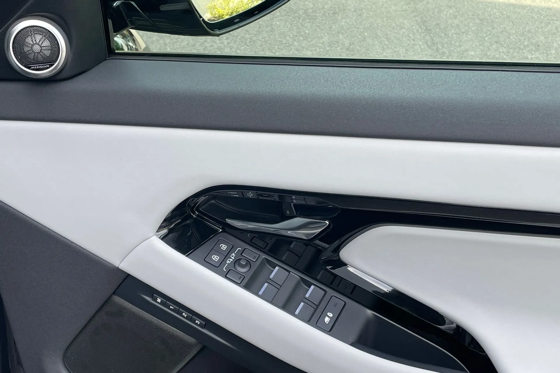 LAND ROVER RANGE ROVER EVOQUE thumbnail image number 27