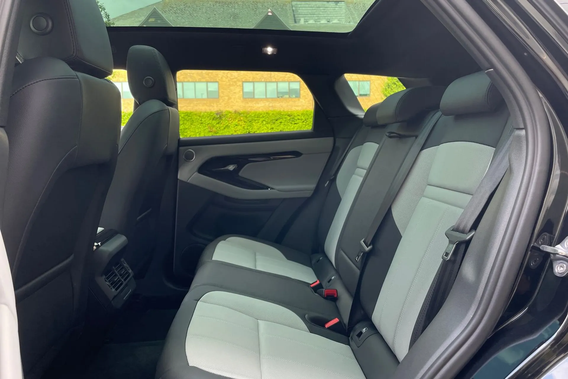 LAND ROVER RANGE ROVER EVOQUE thumbnail image number 47