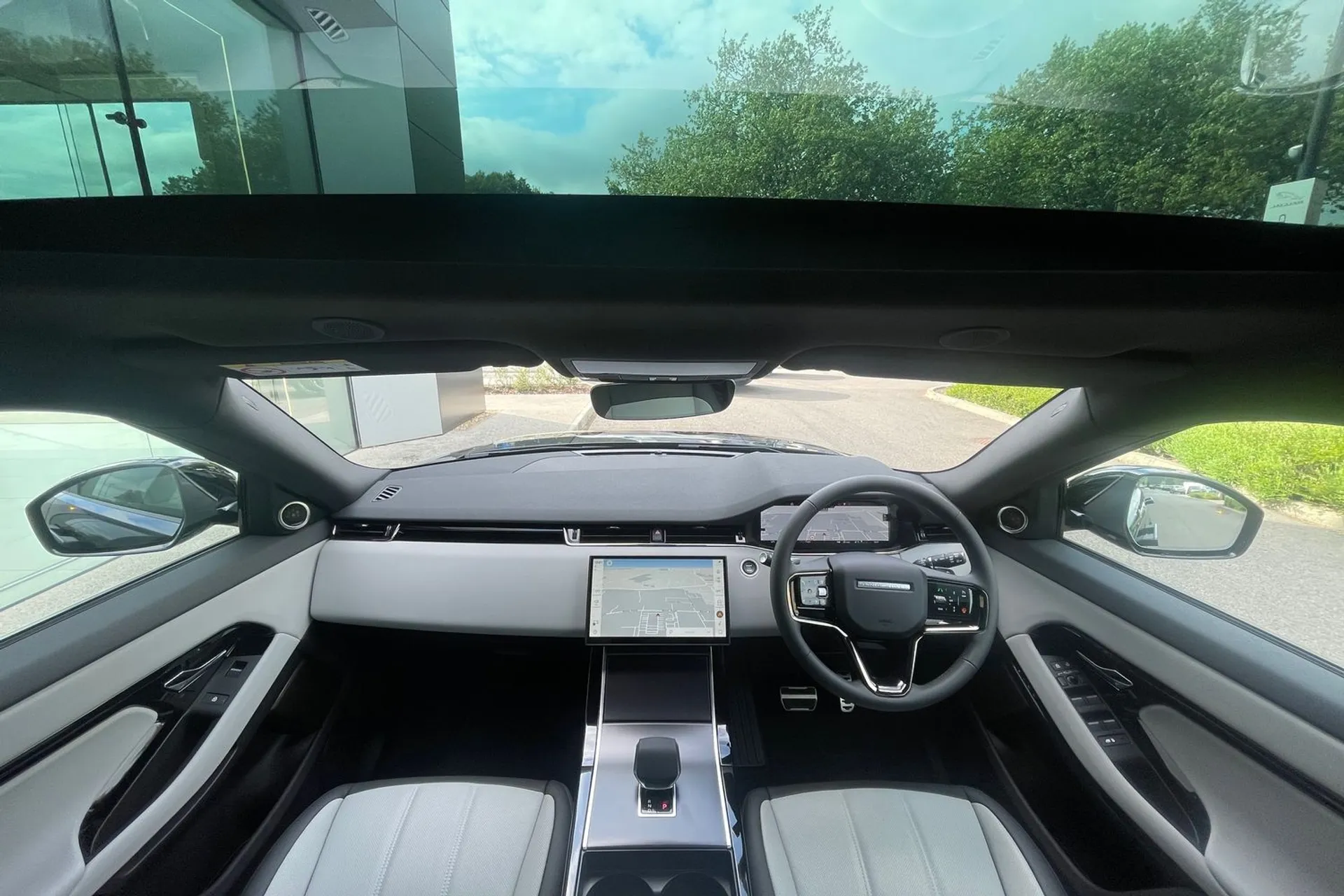 LAND ROVER RANGE ROVER EVOQUE thumbnail image number 4