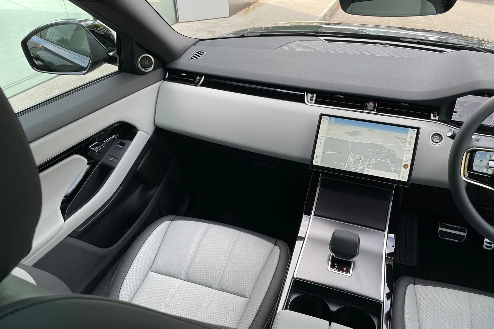 LAND ROVER RANGE ROVER EVOQUE thumbnail image number 21