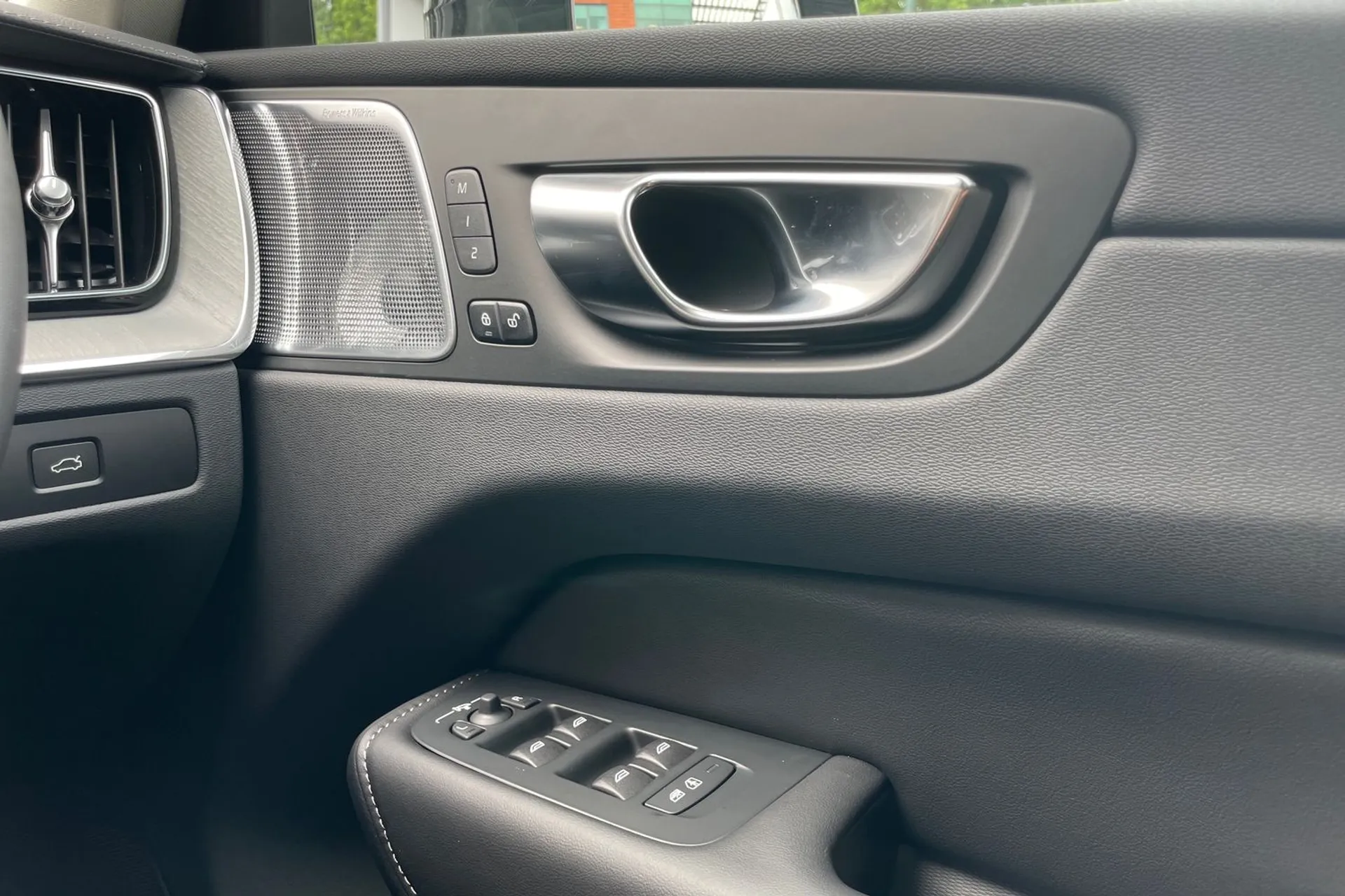 Volvo XC60 thumbnail image number 42