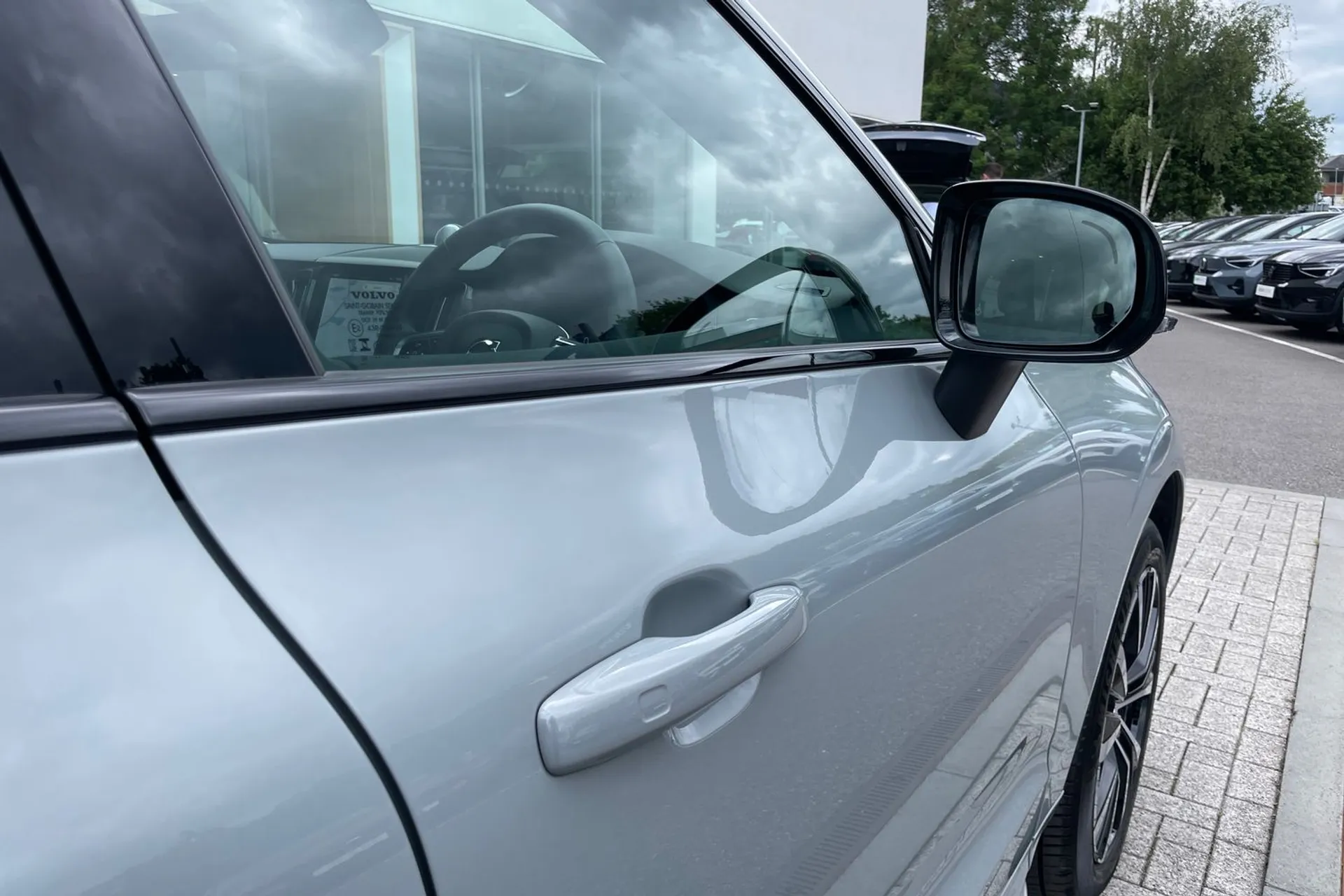 Volvo XC60 thumbnail image number 16