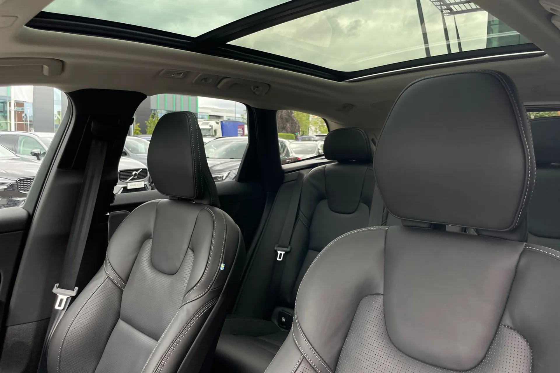 Volvo XC60 thumbnail image number 28