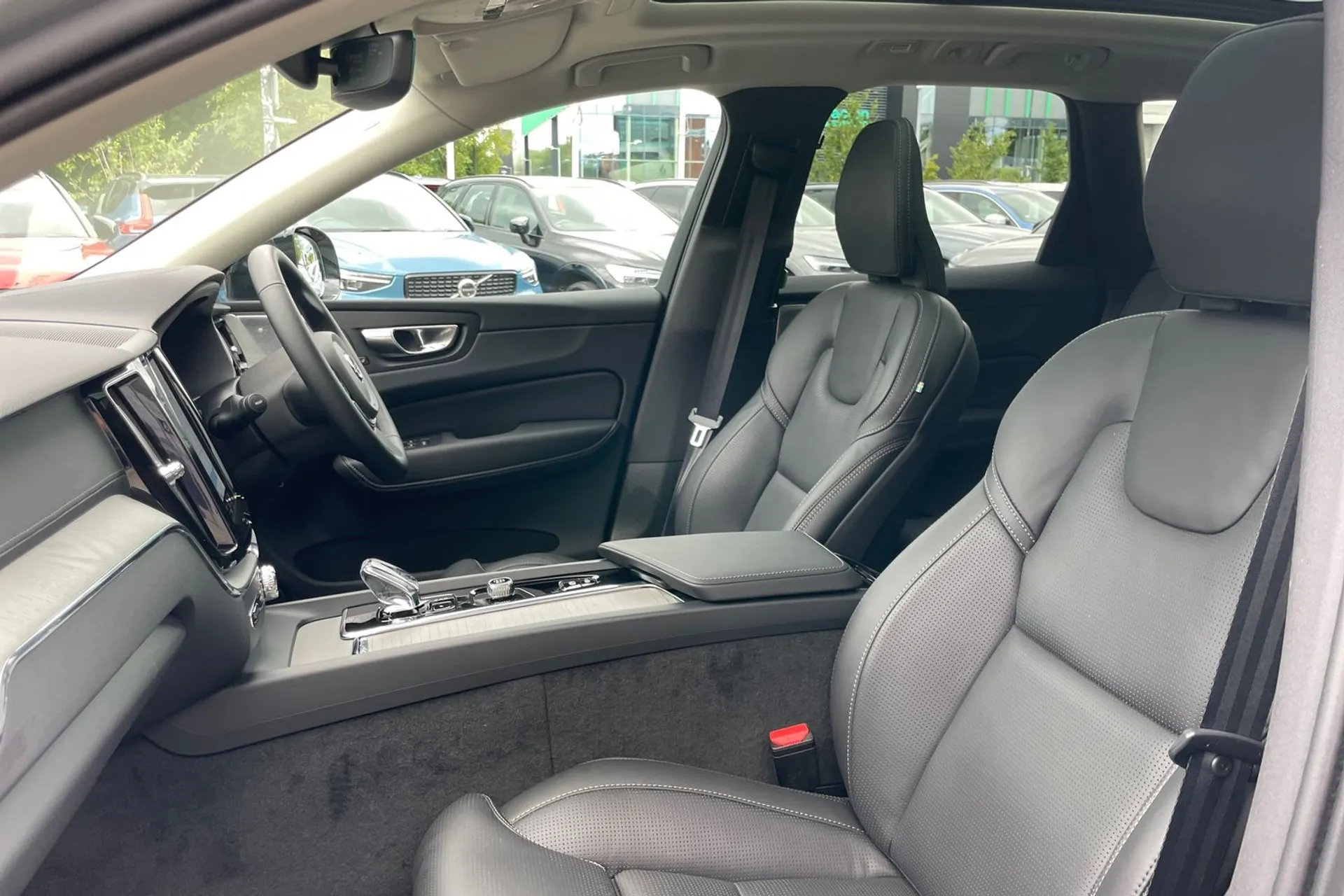Volvo XC60 thumbnail image number 27