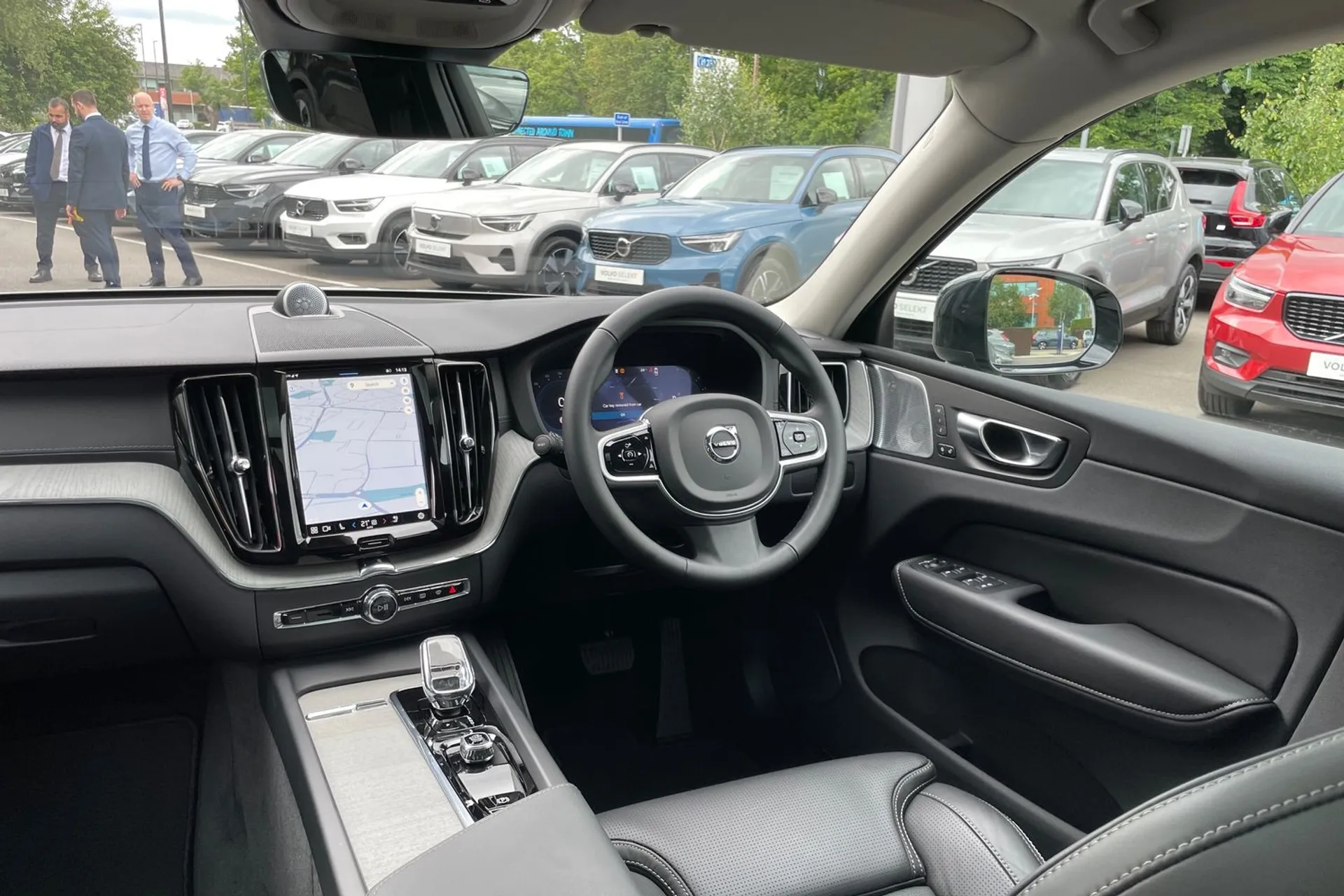 Volvo XC60 thumbnail image number 32