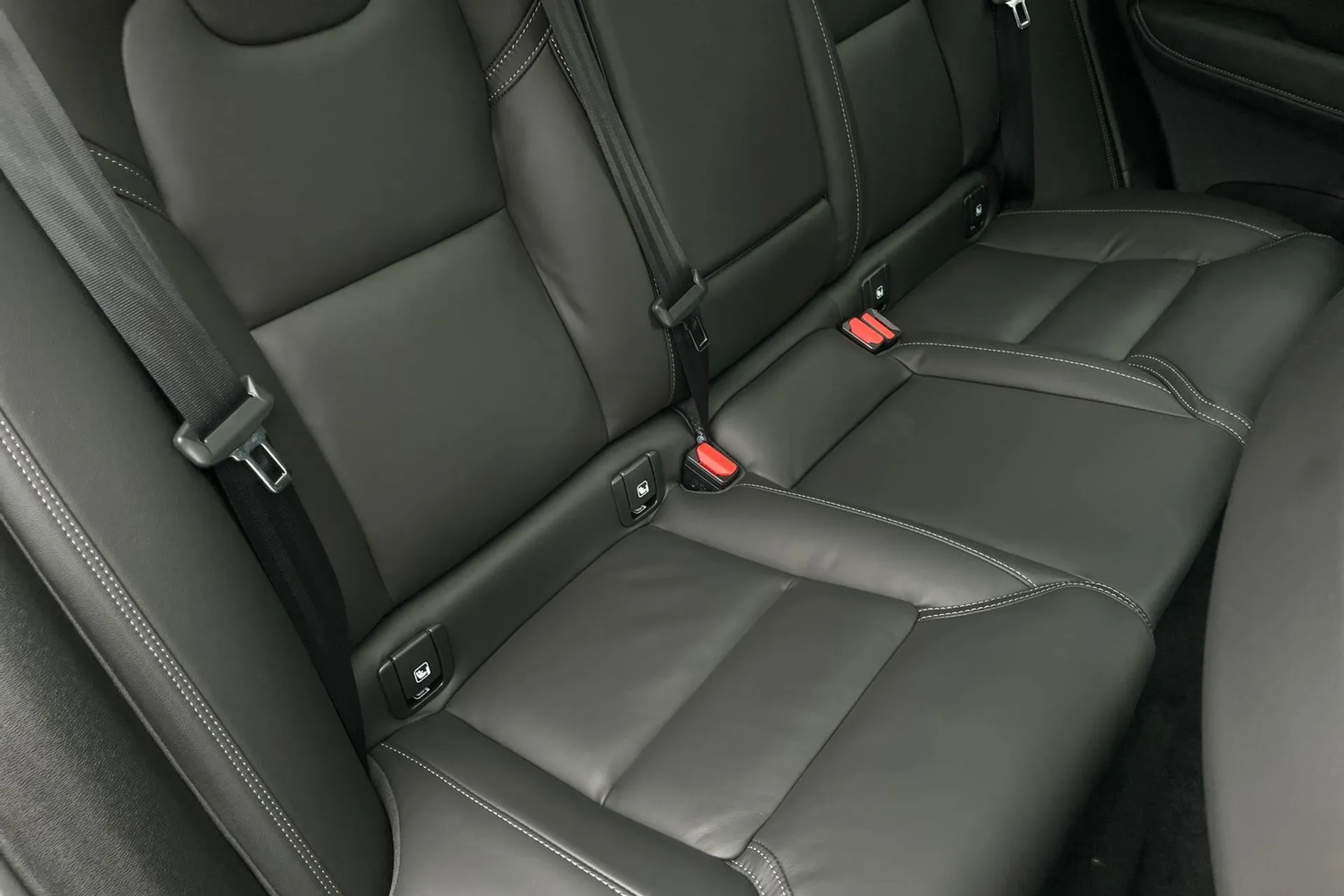 Volvo XC60 thumbnail image number 24