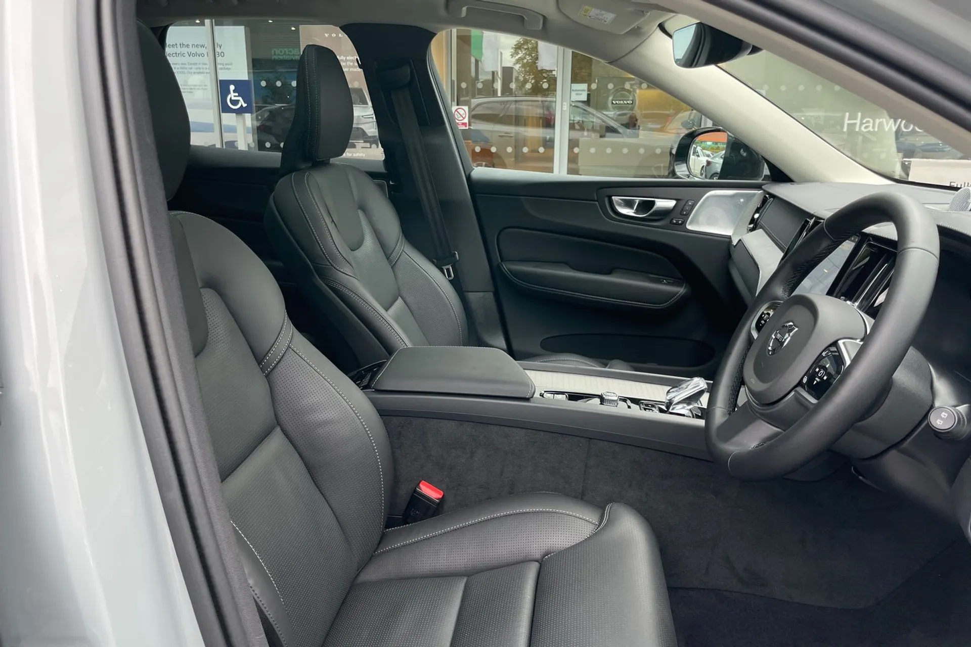 Volvo XC60 thumbnail image number 25
