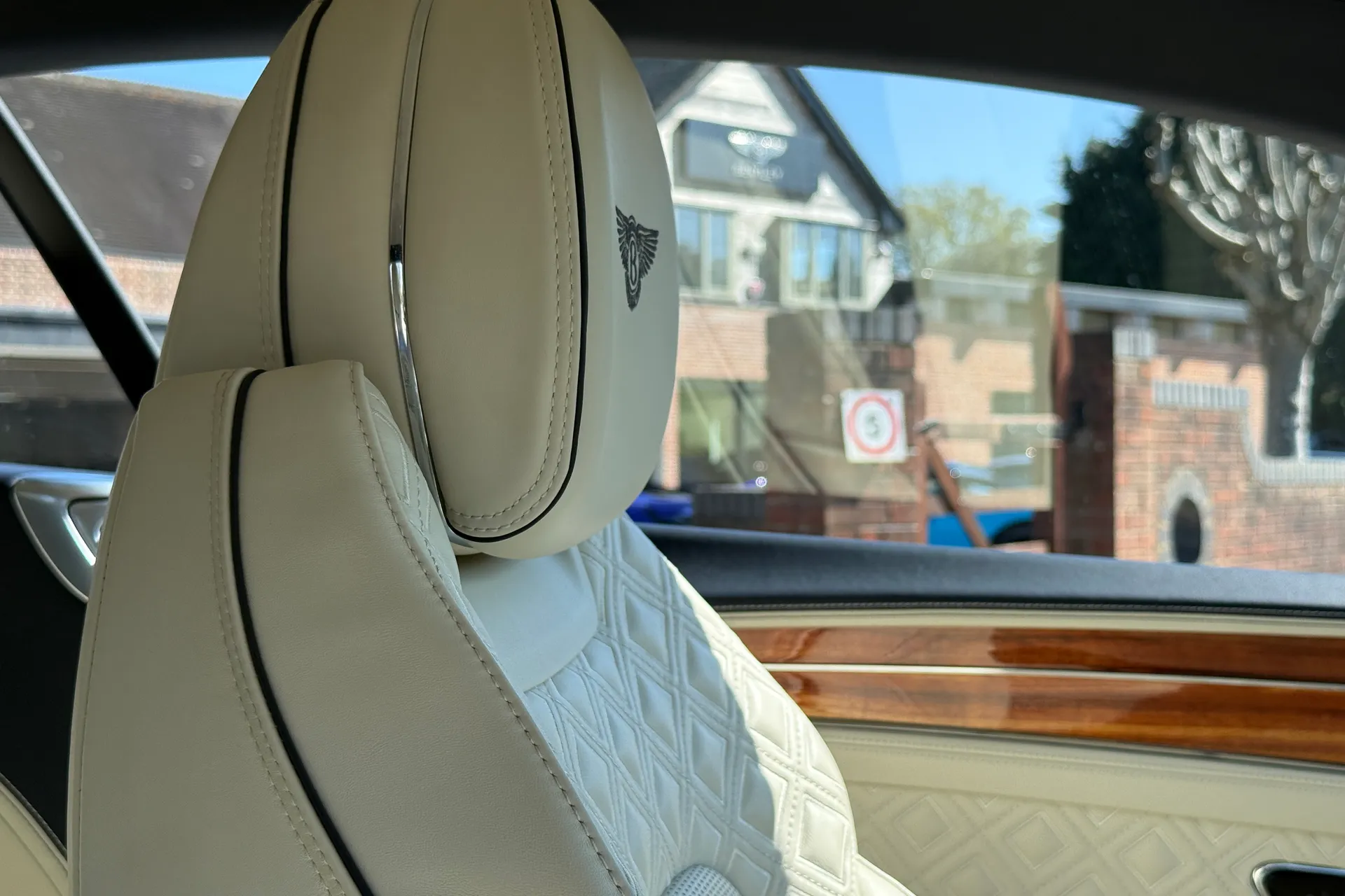 Bentley CONTINENTAL GT thumbnail image number 55