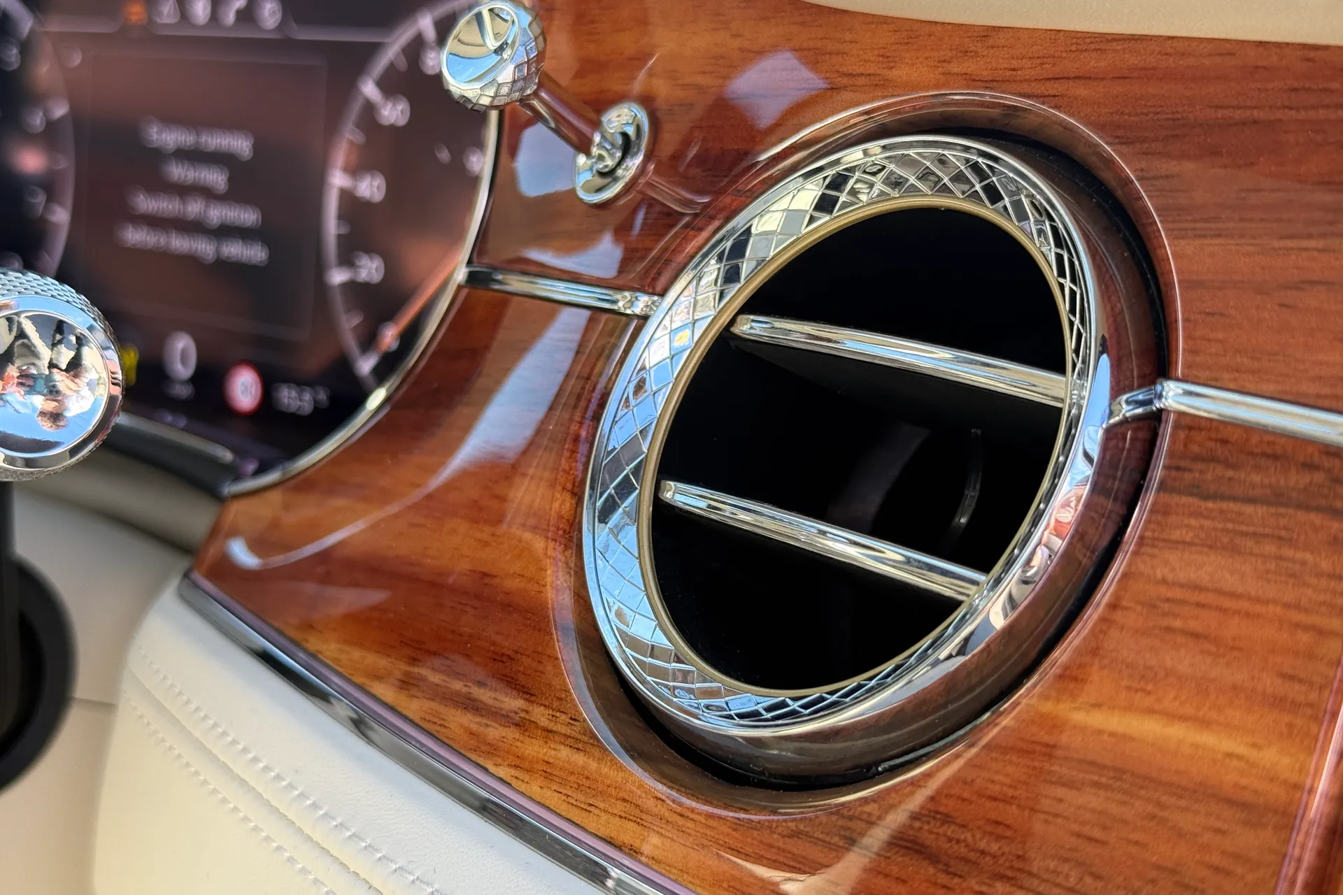 Bentley CONTINENTAL GT thumbnail image number 24