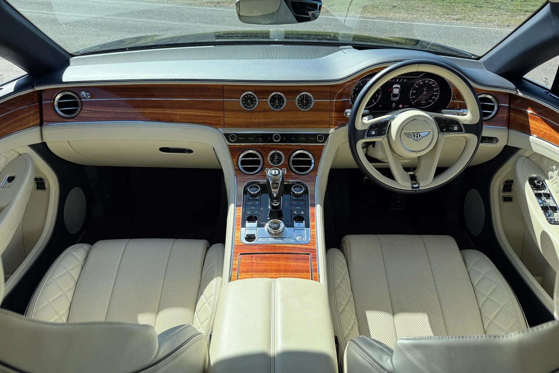 Bentley CONTINENTAL GT thumbnail image number 38