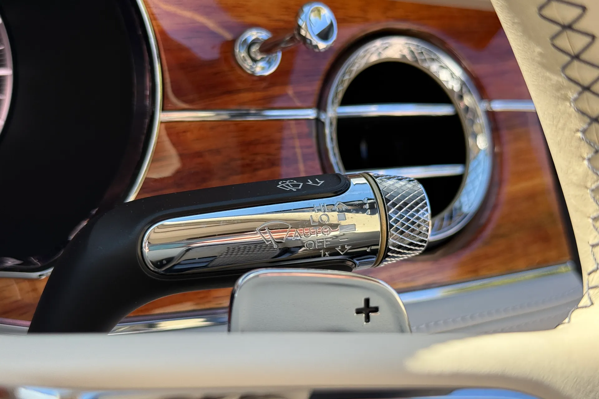 Bentley CONTINENTAL GT thumbnail image number 50