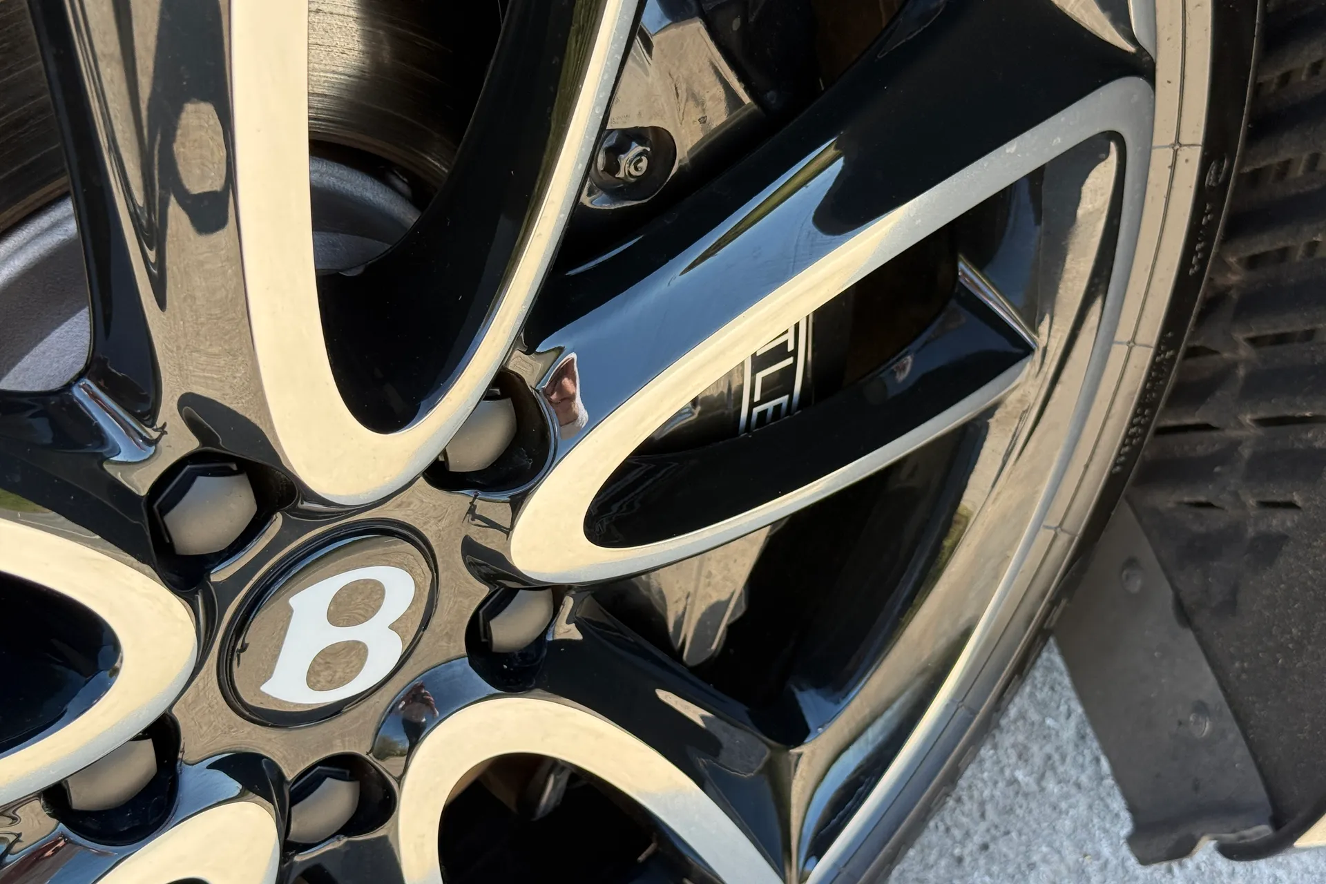 Bentley CONTINENTAL GT thumbnail image number 59