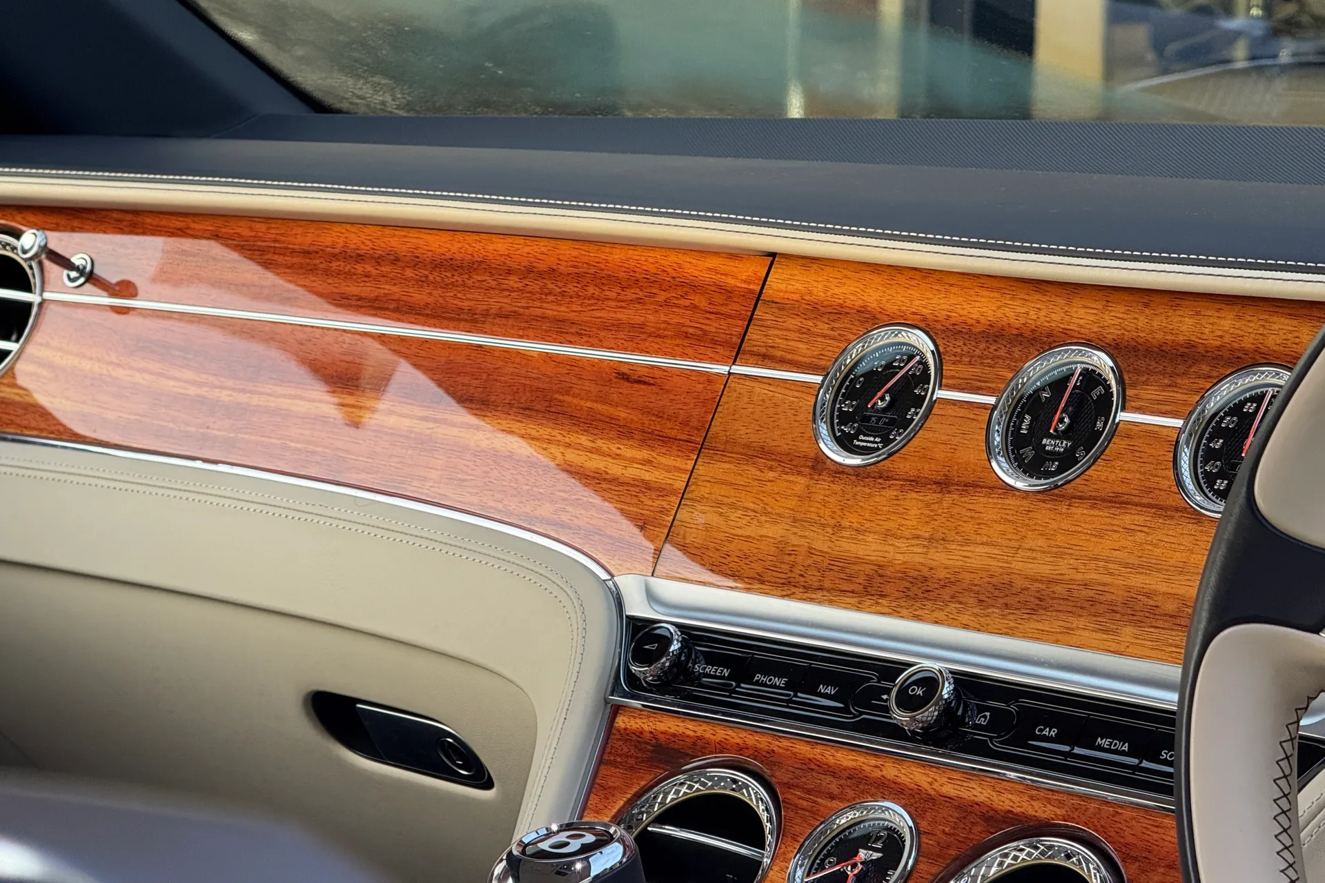 Bentley CONTINENTAL GT thumbnail image number 10