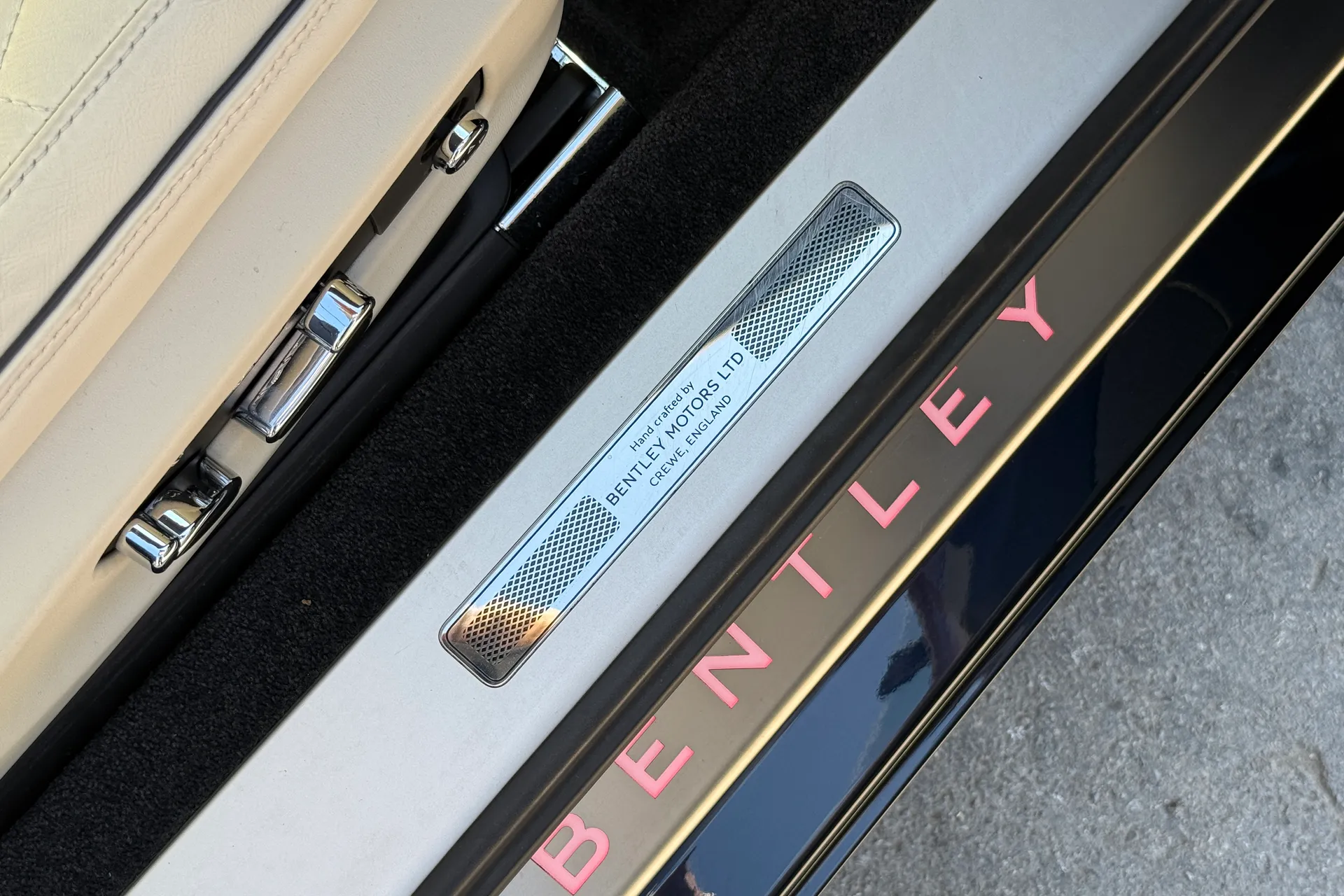 Bentley CONTINENTAL GT thumbnail image number 22