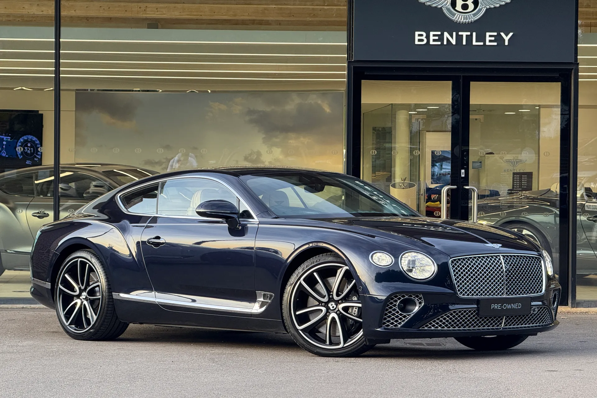 Bentley CONTINENTAL GT focused image
