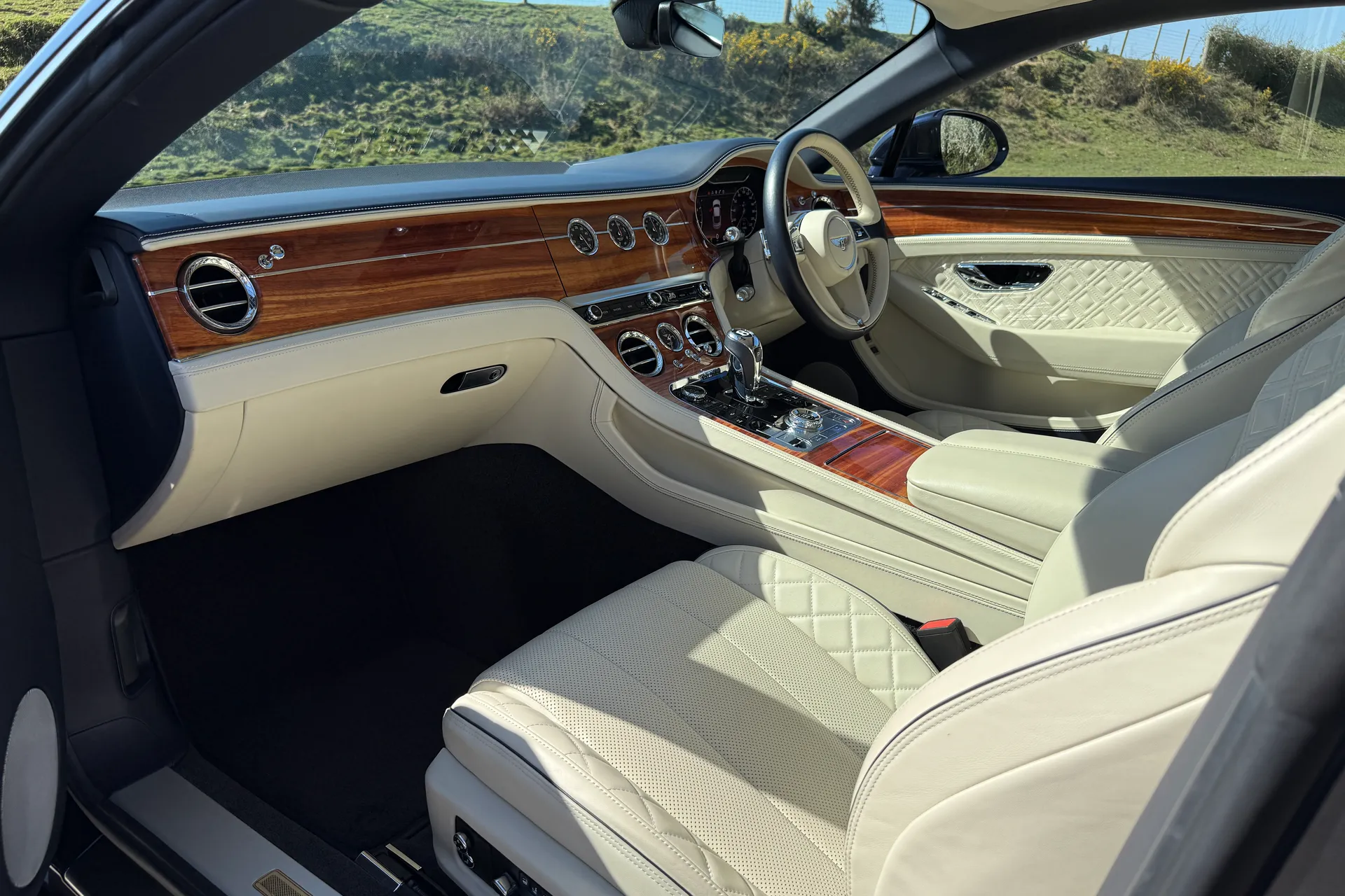 Bentley CONTINENTAL GT thumbnail image number 29