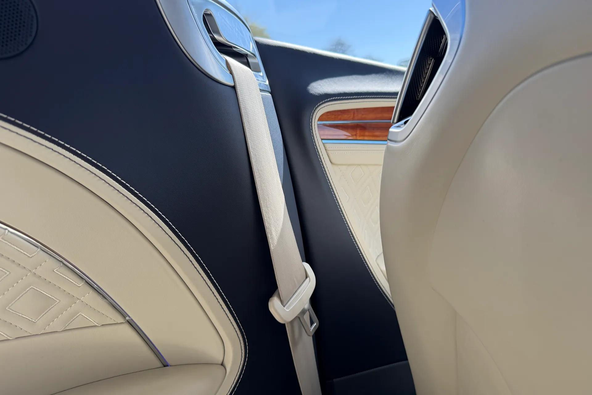 Bentley CONTINENTAL GT thumbnail image number 46