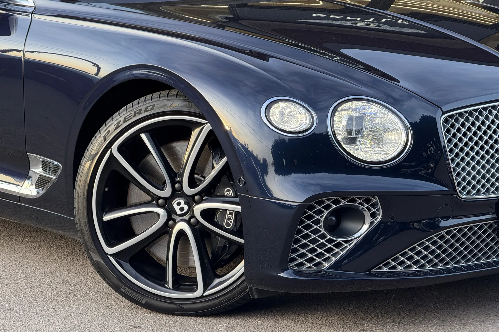 Bentley CONTINENTAL GT thumbnail image number 7