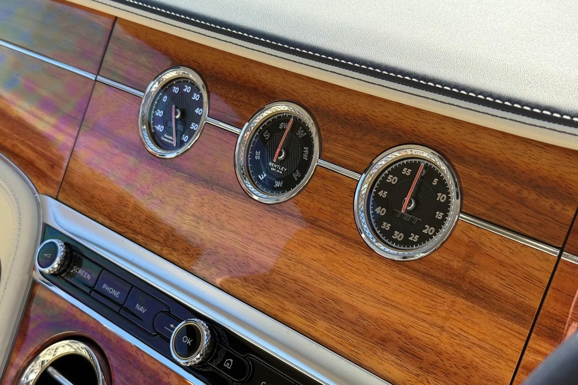 Bentley CONTINENTAL GT thumbnail image number 53