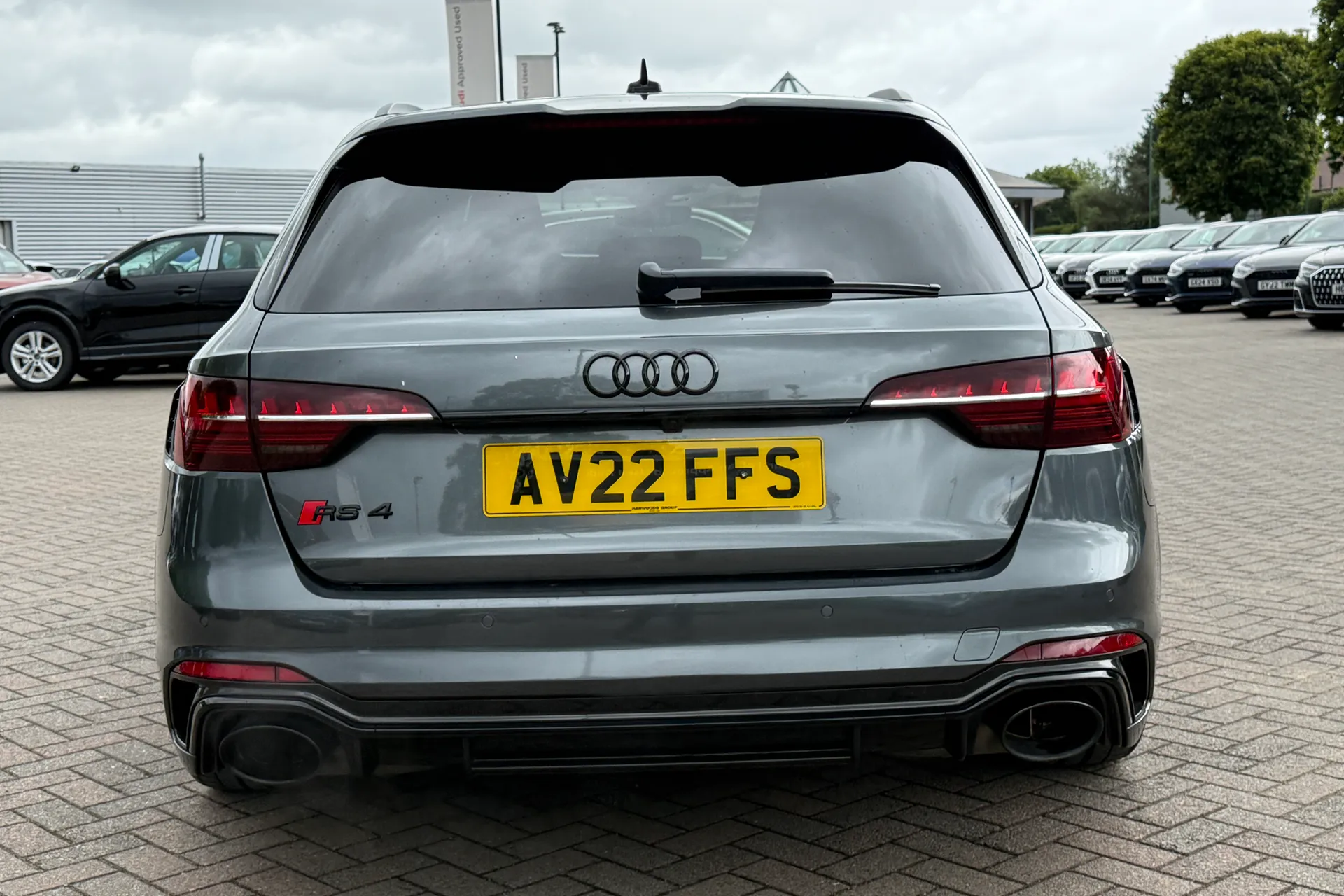 Audi RS4 thumbnail image number 37