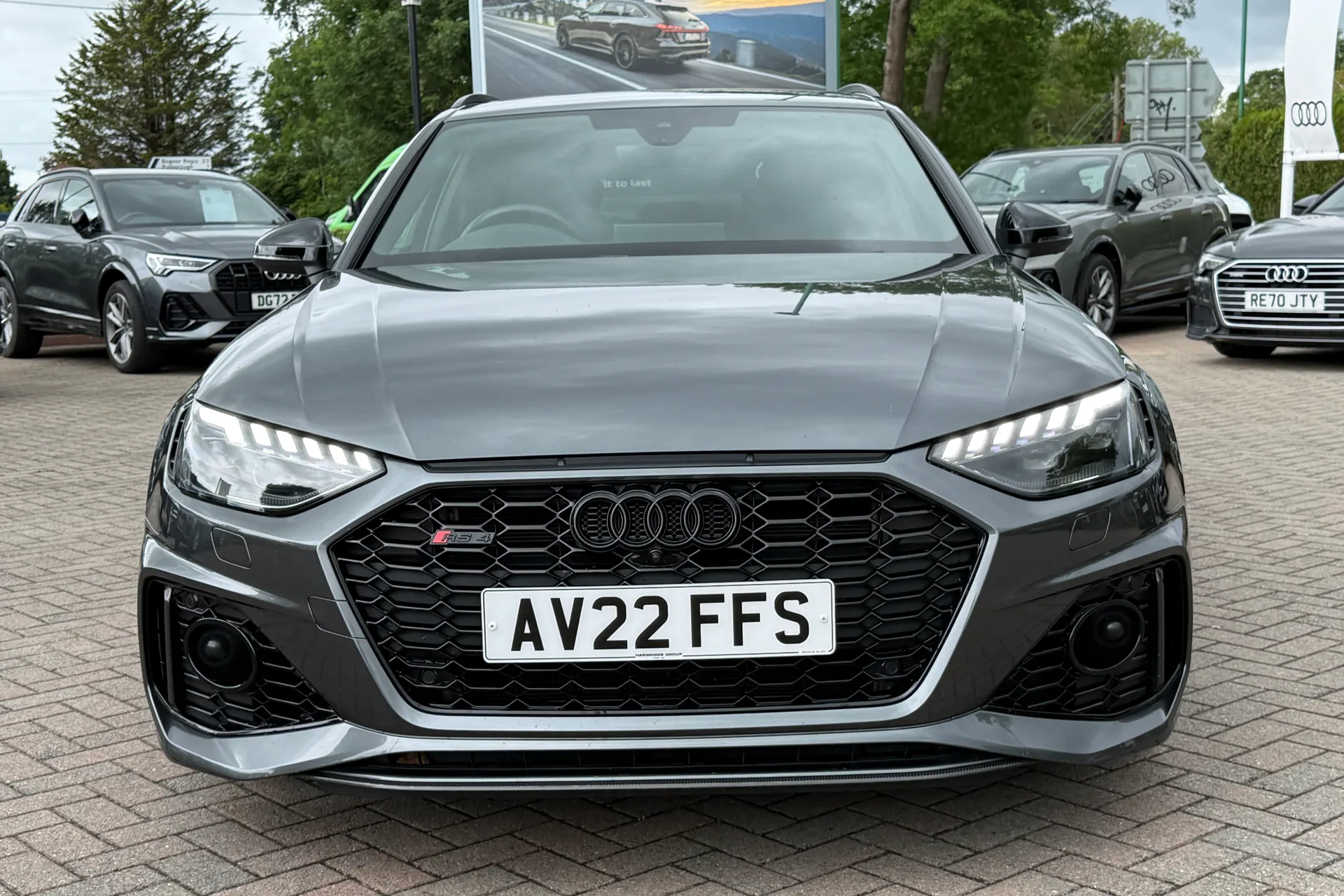 Audi RS4 thumbnail image number 29