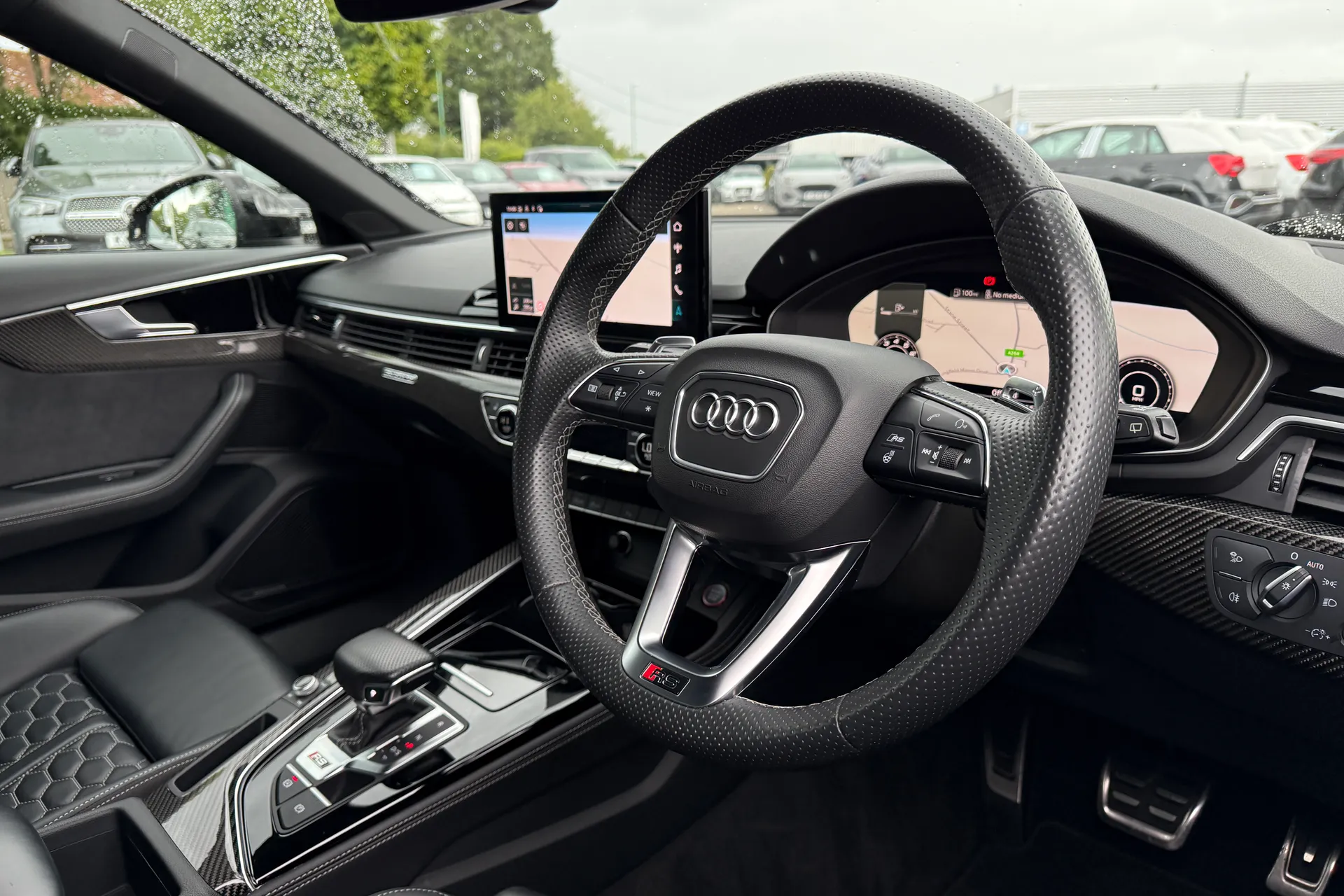 Audi RS4 thumbnail image number 32