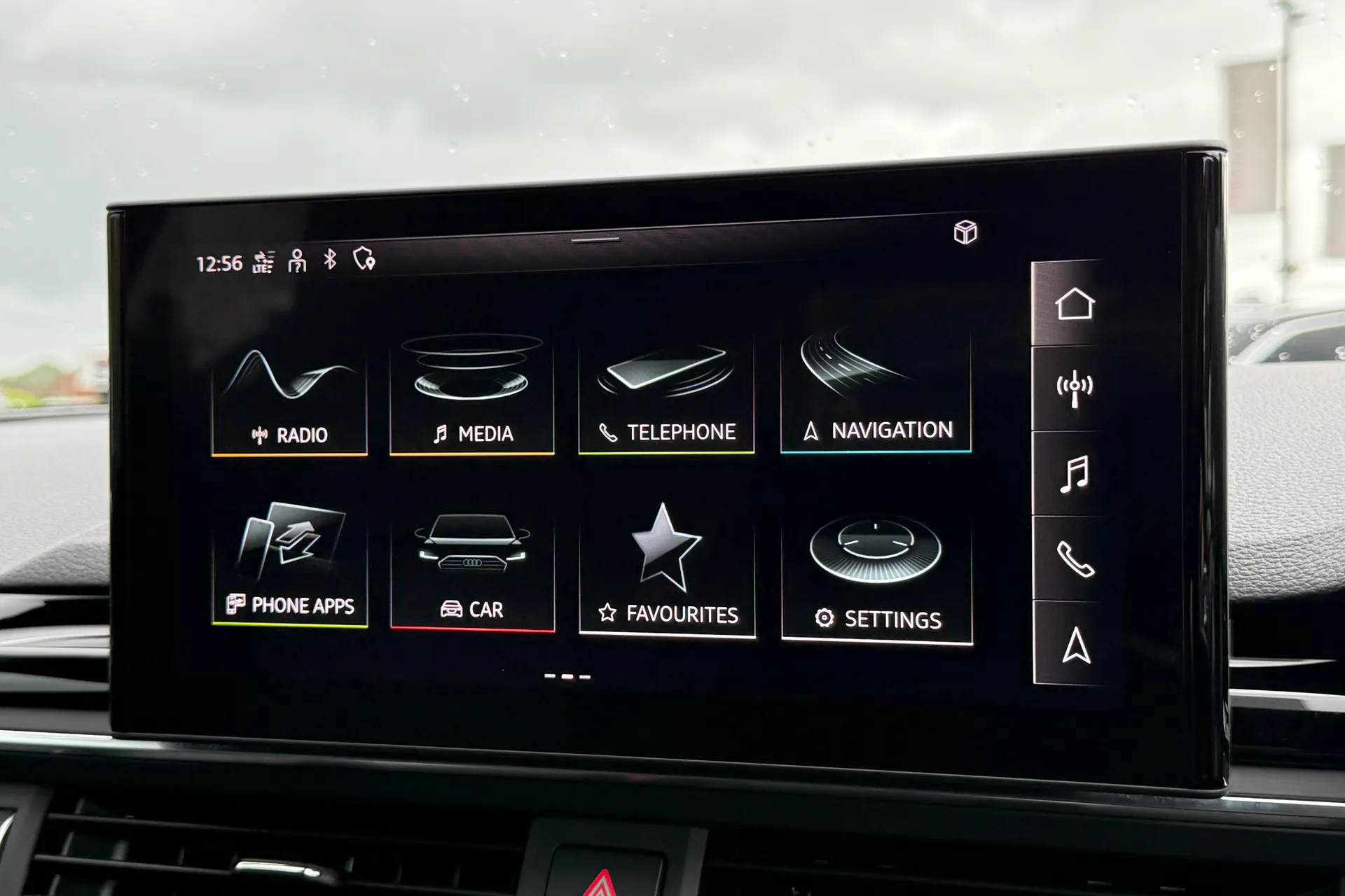 Audi RS4 thumbnail image number 17