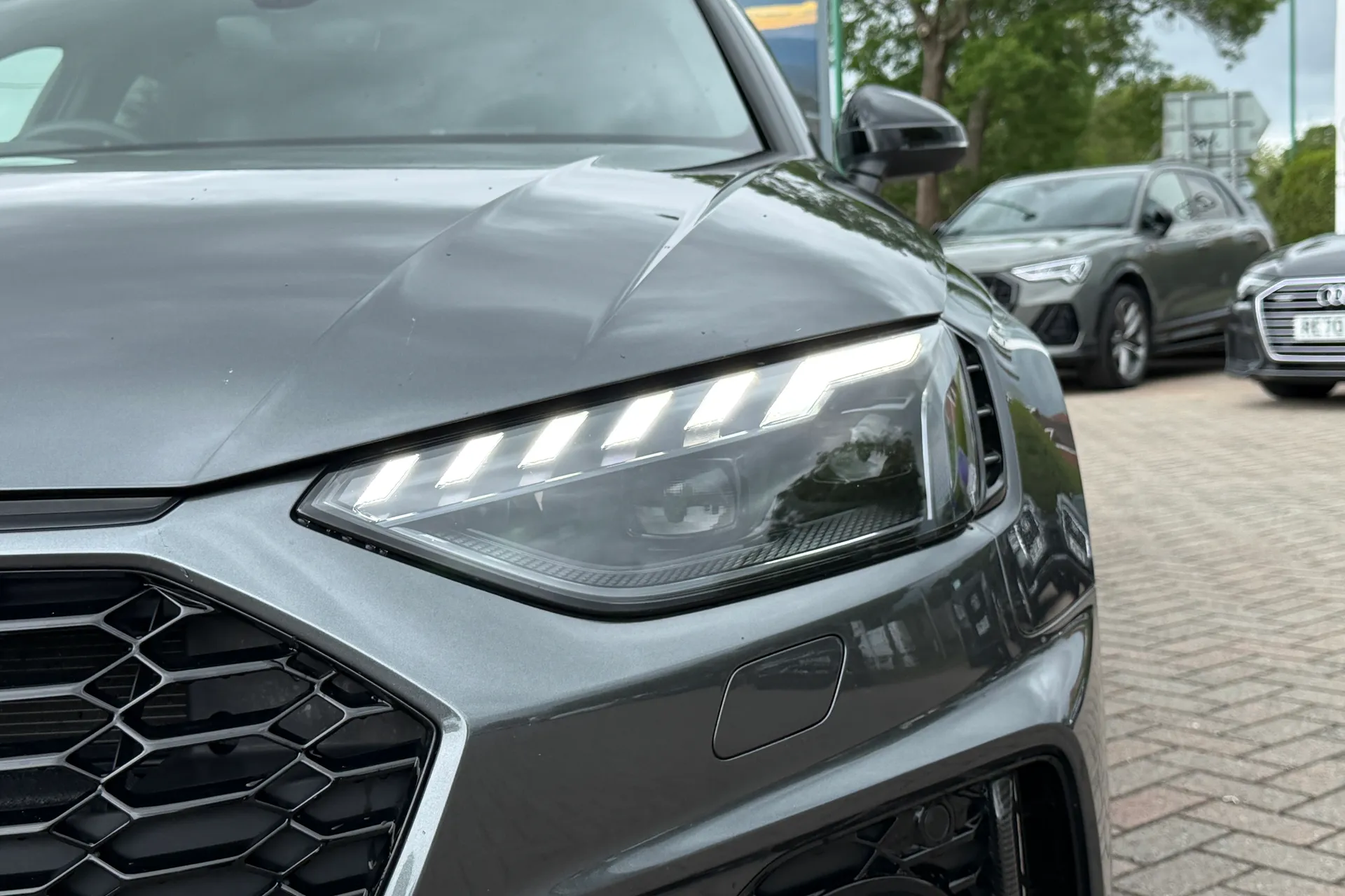 Audi RS4 thumbnail image number 57