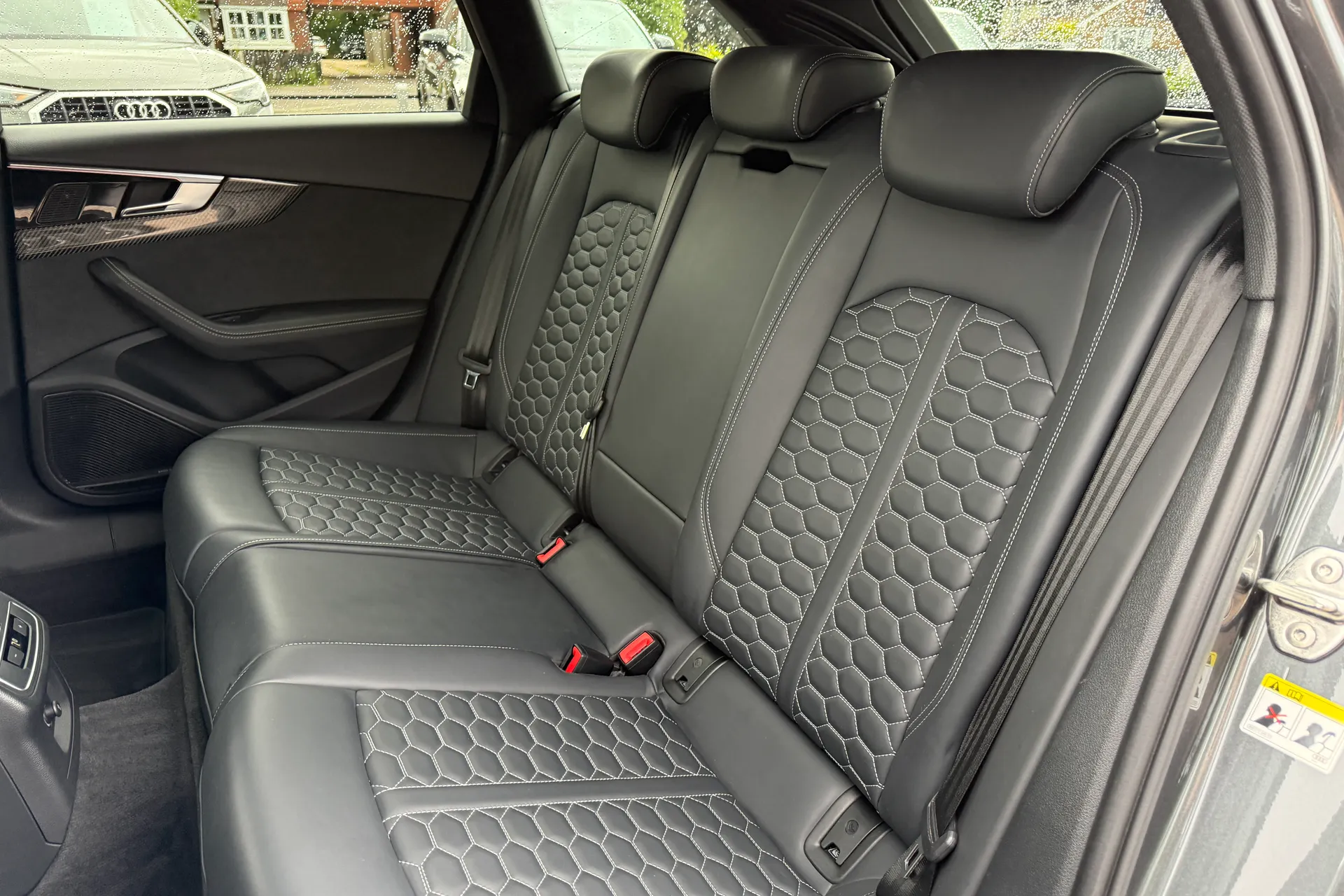 Audi RS4 thumbnail image number 46