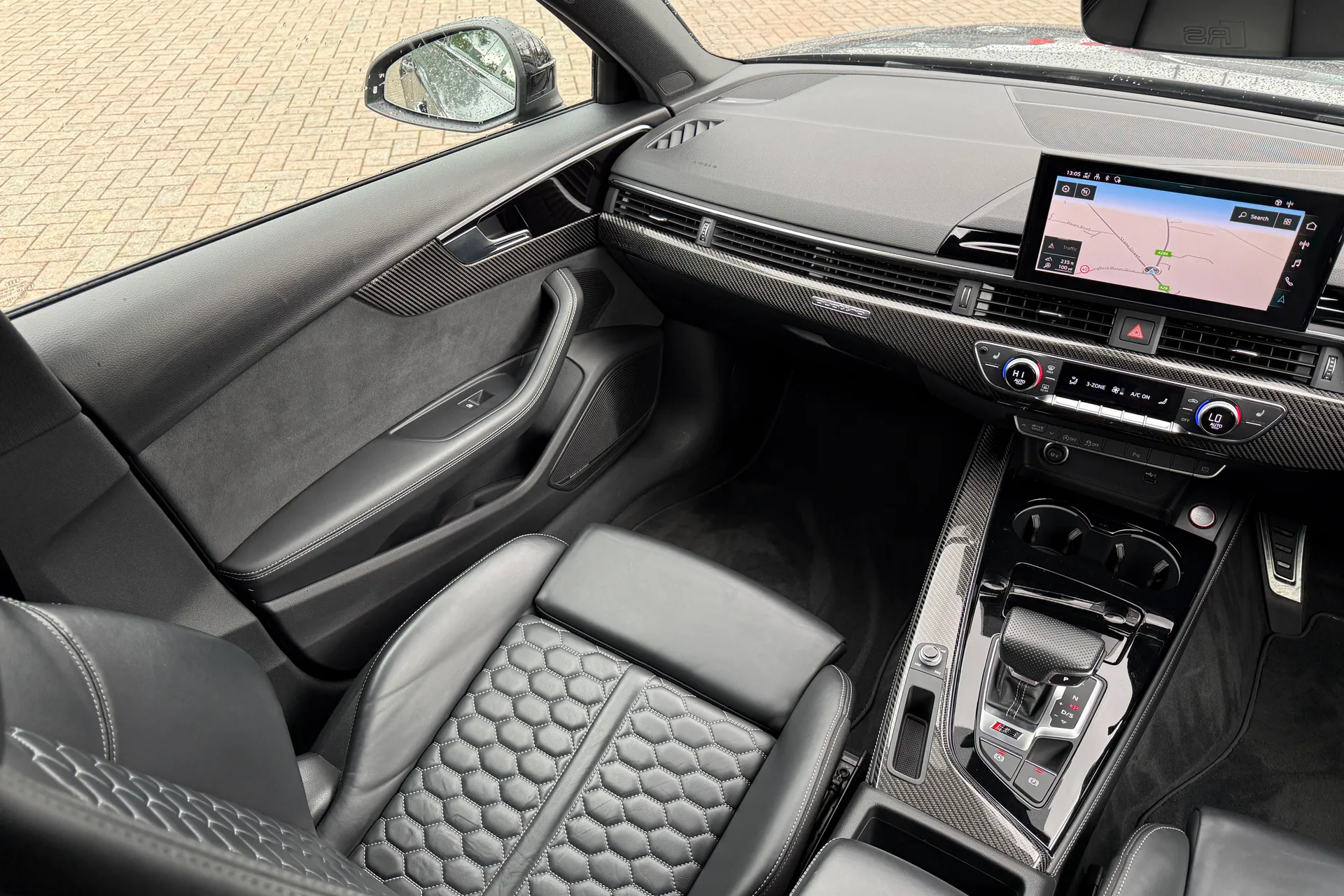 Audi RS4 thumbnail image number 43
