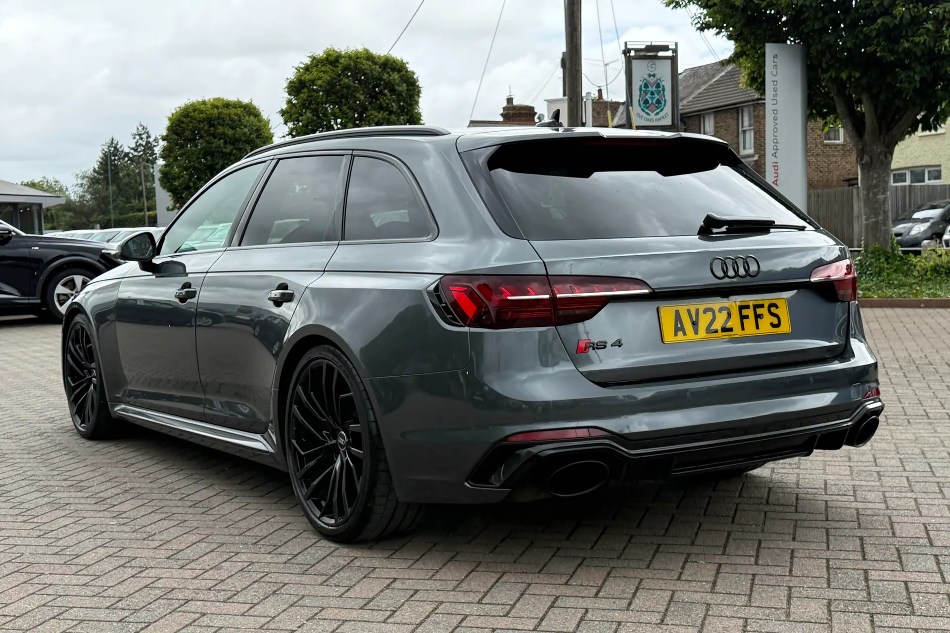 Audi RS4 thumbnail image number 38